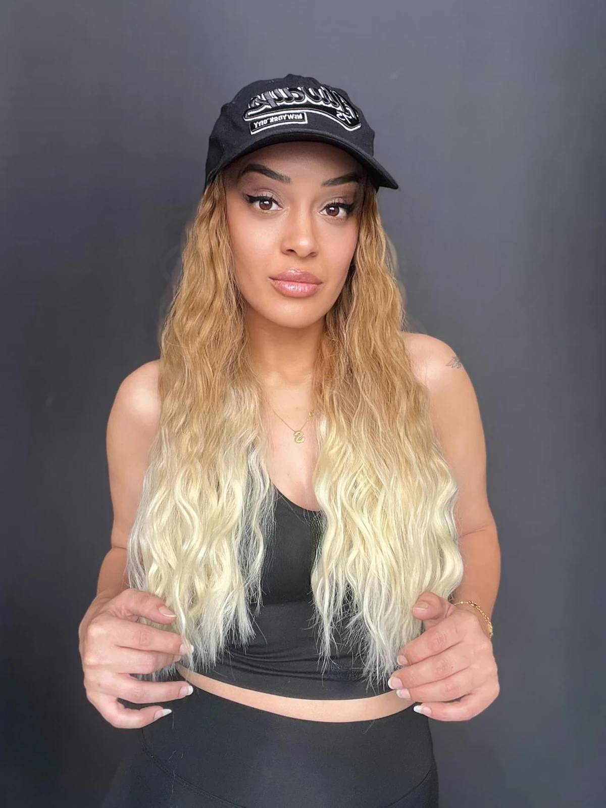 Şapkalı çıtçıt yarımay saç-Şapka içerisine saçlar dikilmiştir ve çok kullanışlıdır