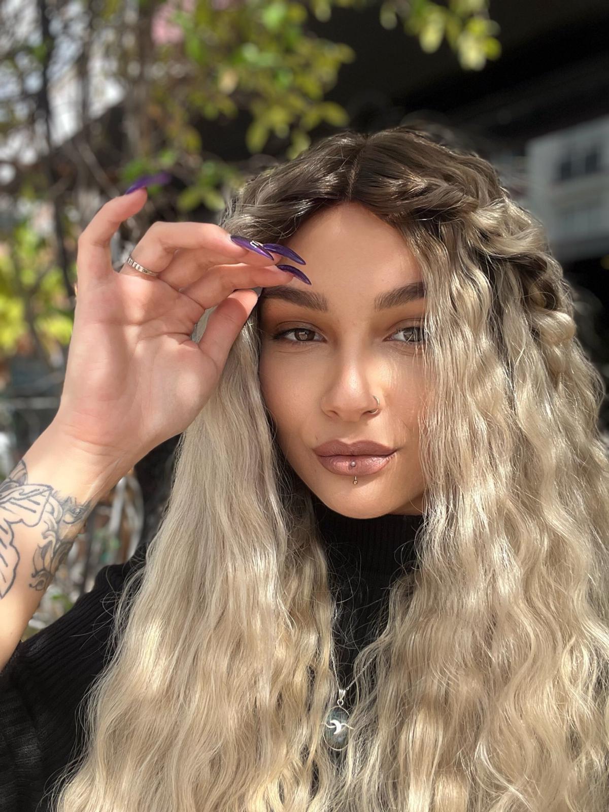 Baby ipek tabanlı Gerçek saç peruk Platin ombreli