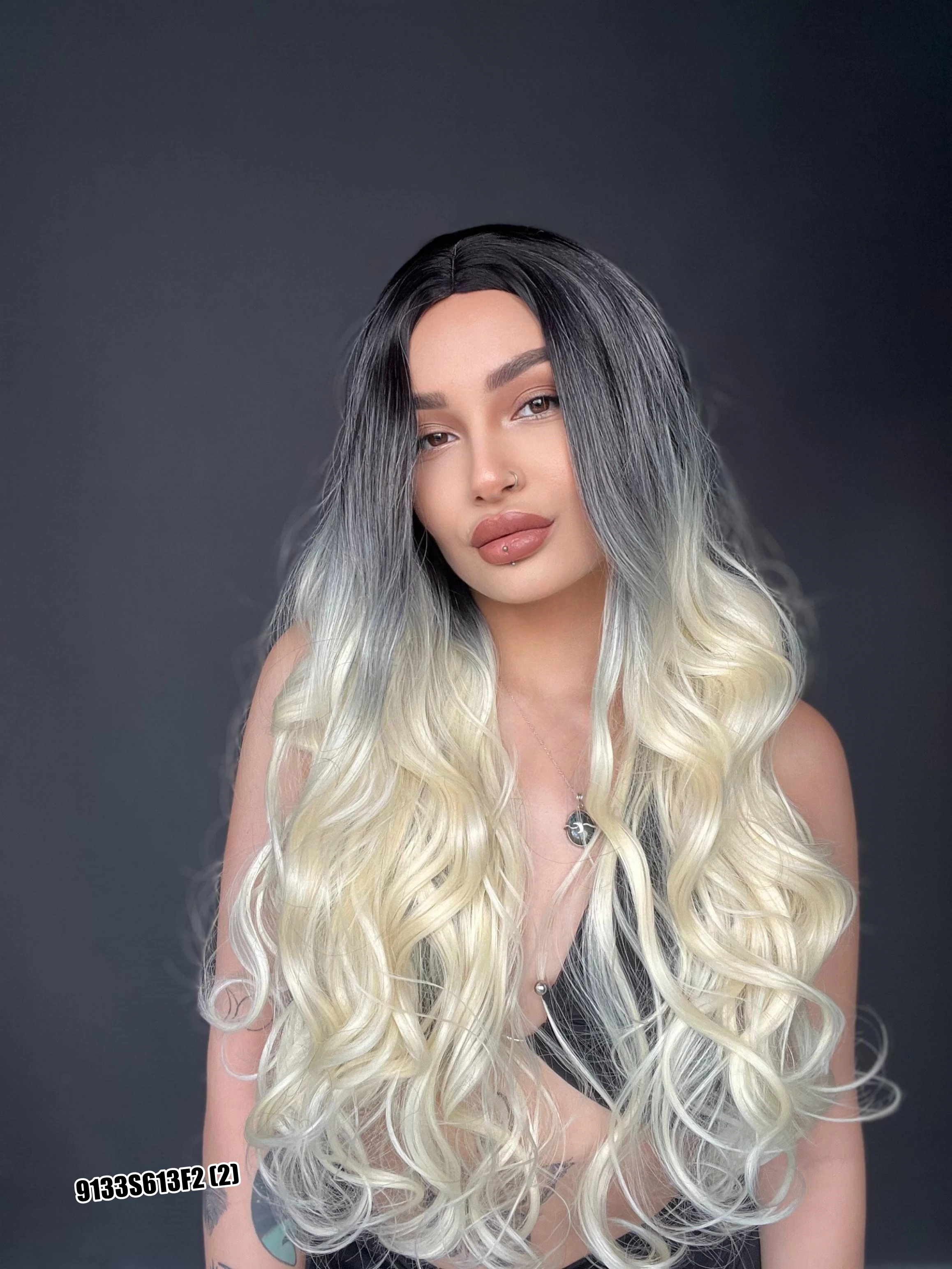 Maşa Dalgalı Fiber Sentetik Uzun Perçemsiz Peruk Siyah Platin