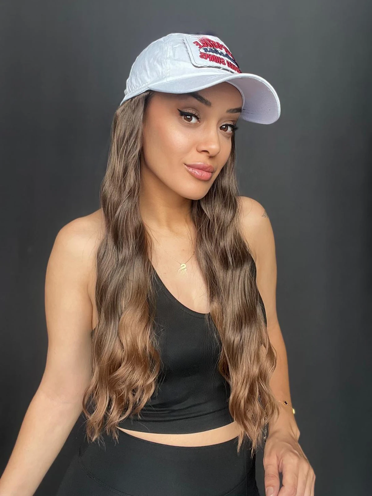 Şapkalı çıtçıt yarımay saç-Şapka içerisine saçlar dikilmiştir ve çok kullanışlıdır