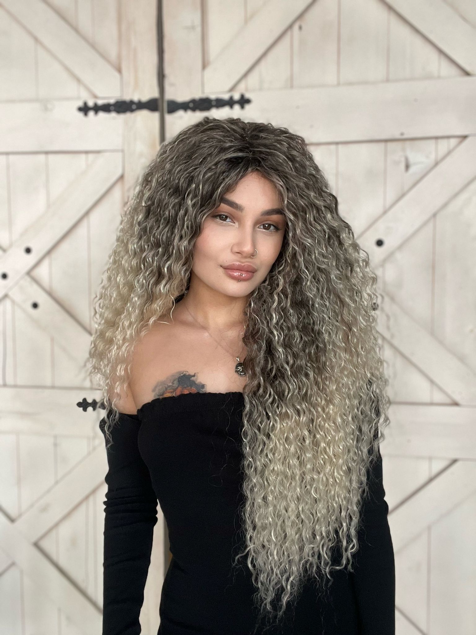 Ombreli 4613 Afro Dalgalı Peruk Komple tak ve çık Kabarık ve yoğun Fiber saç Suzan peruk