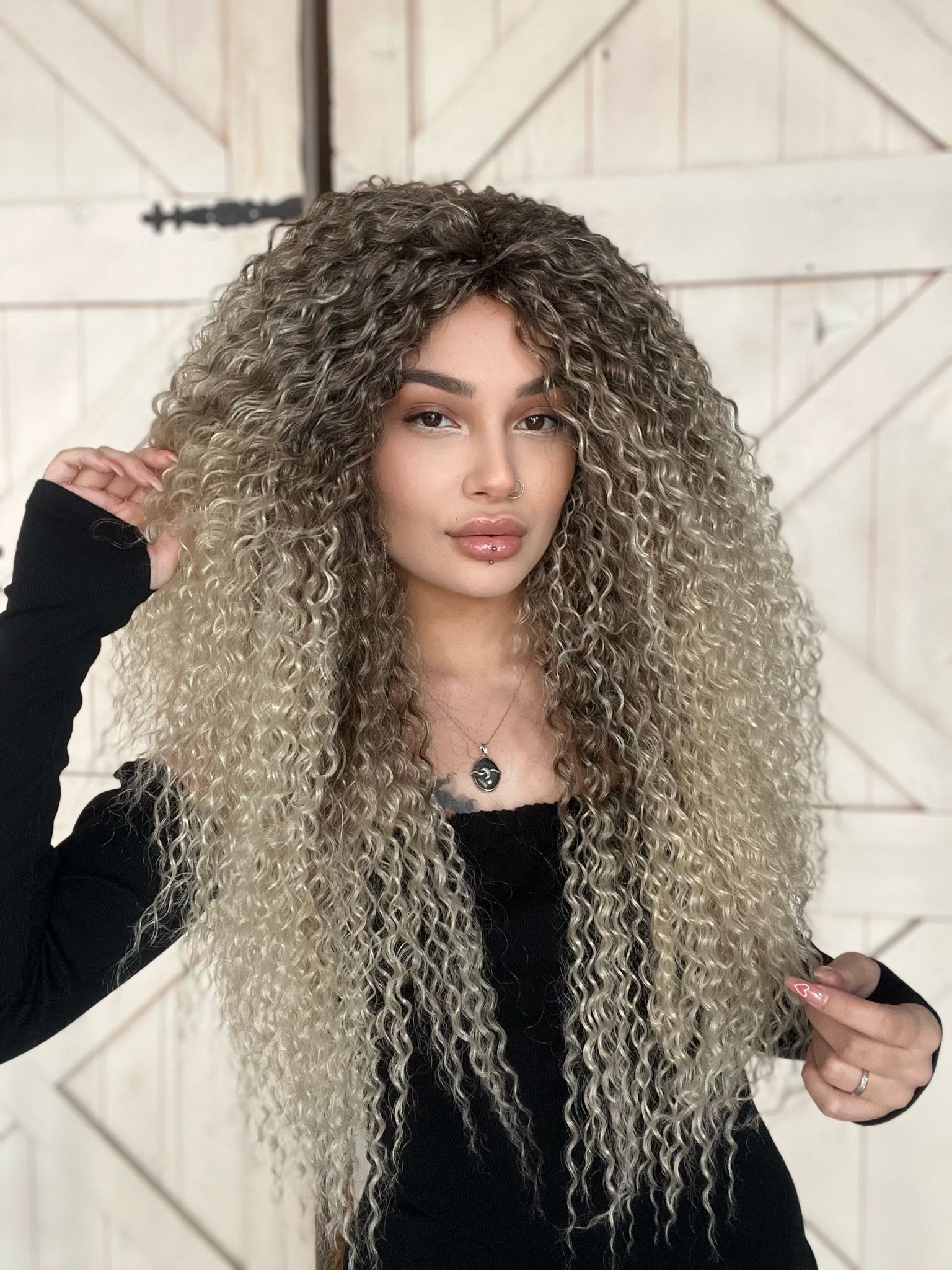 Ombreli 6613 Afro Dalgalı Peruk Komple tak ve çık Kabarık ve yoğun Fiber saç Suzan peruk