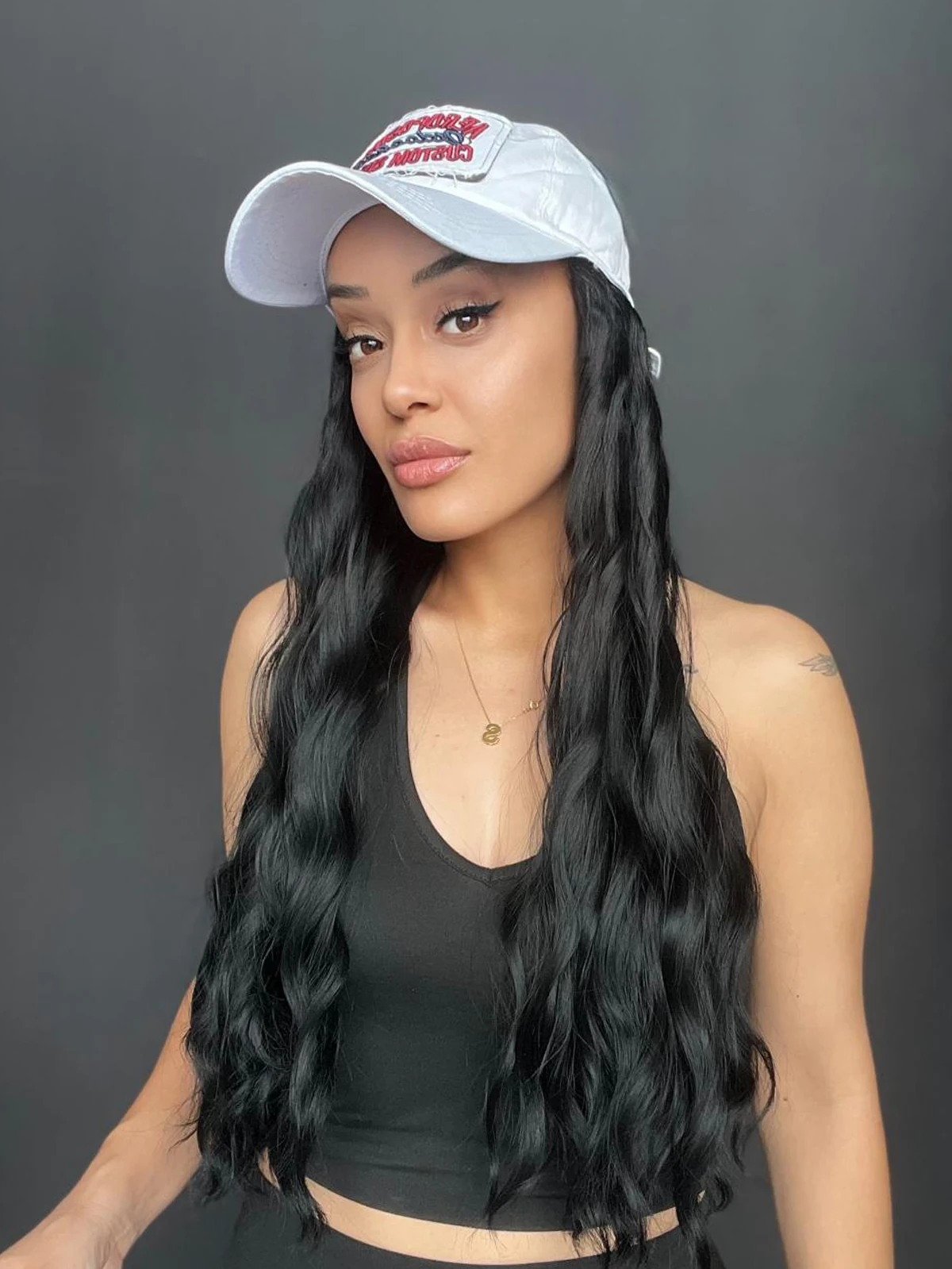 Şapkalı çıtçıt yarımay saç-Şapka içerisine saçlar dikilmiştir ve çok kullanışlıdır