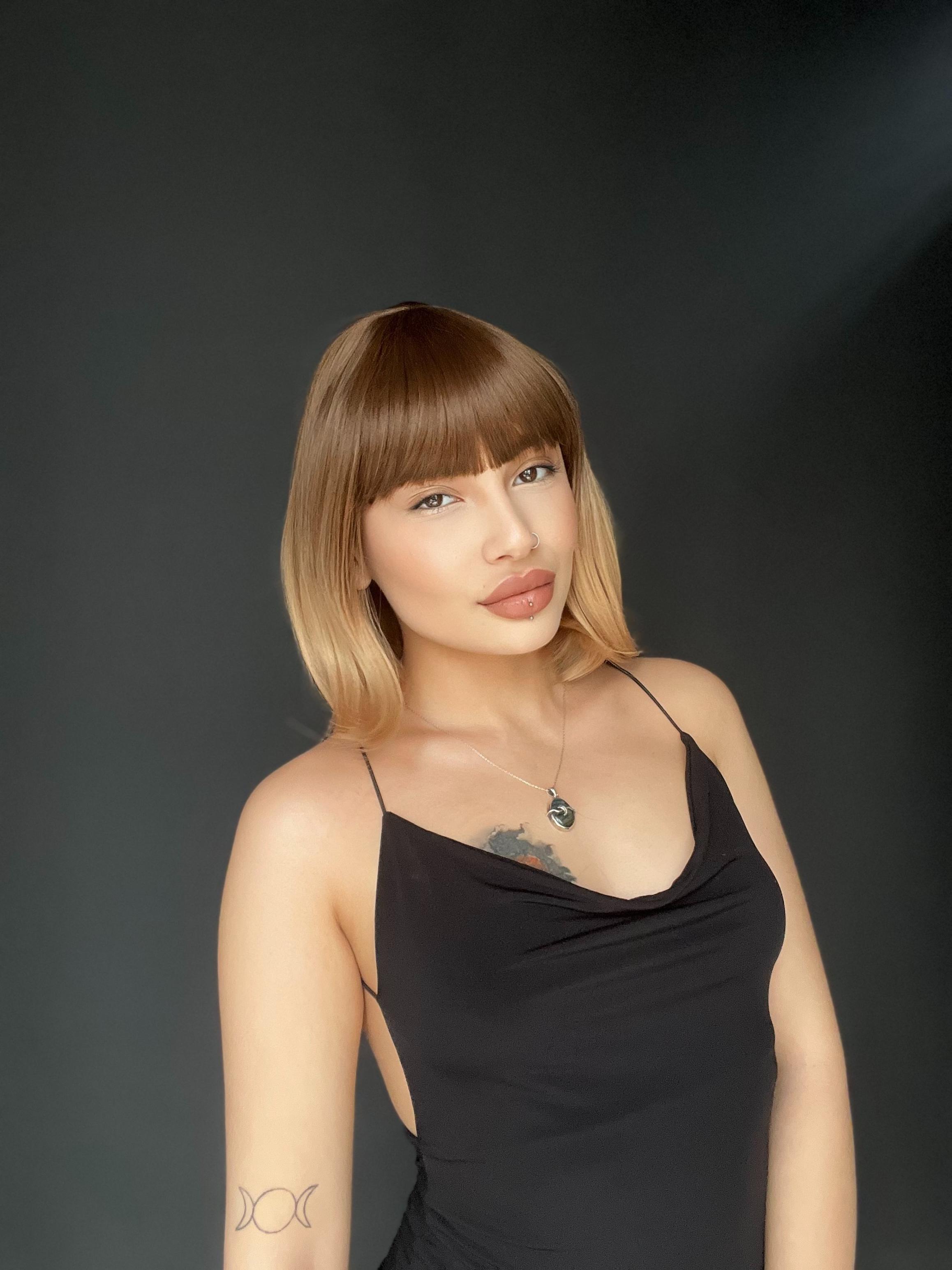 Kısa Küt Perçemli Bob Pedikal Peruk Kanser Kemoterapi uygundur Kumral Sarı