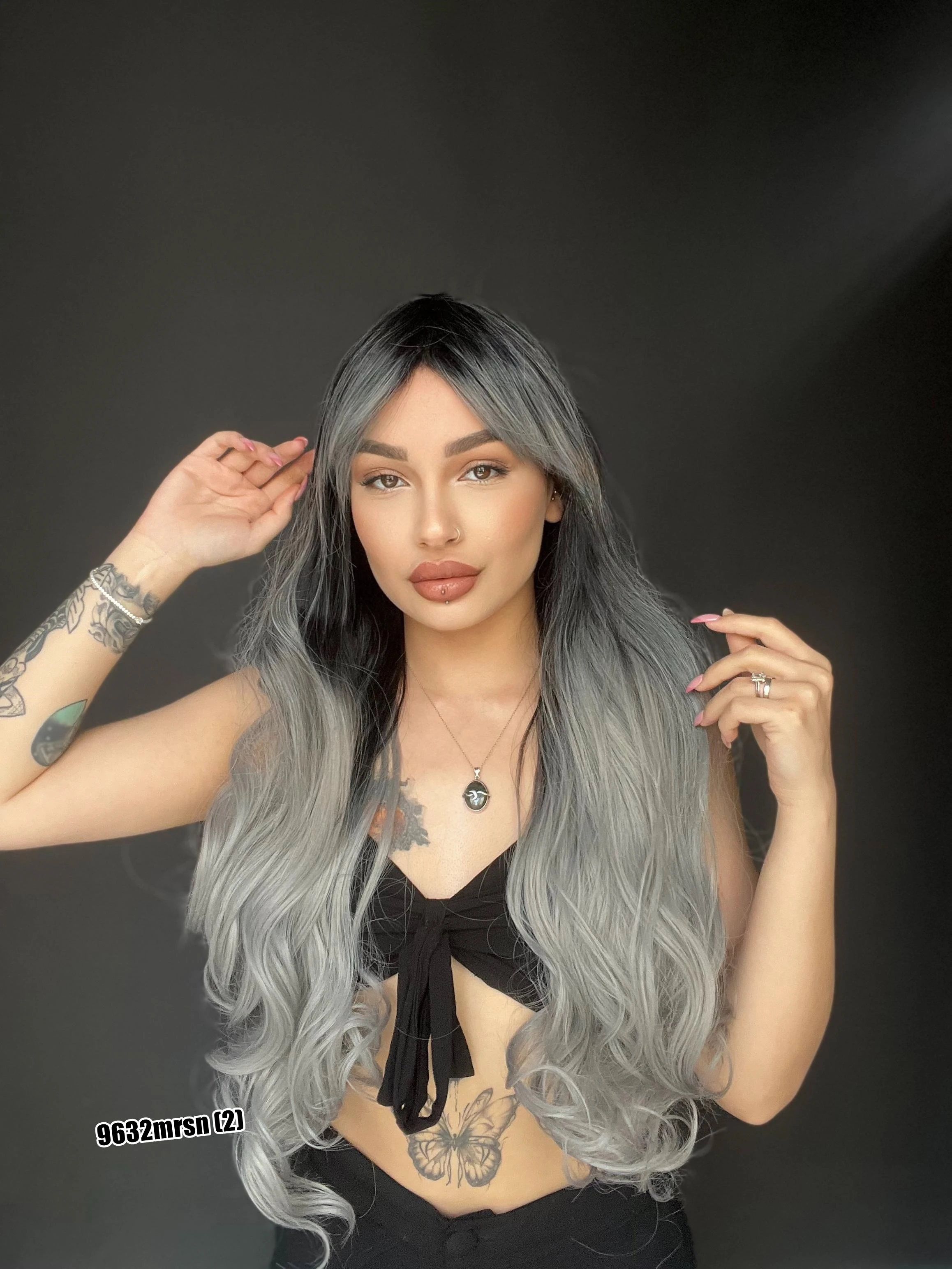 Ekstra Uzun Dalgalı Perçemli Medikal Fiber Peruk Siyah Gri msn