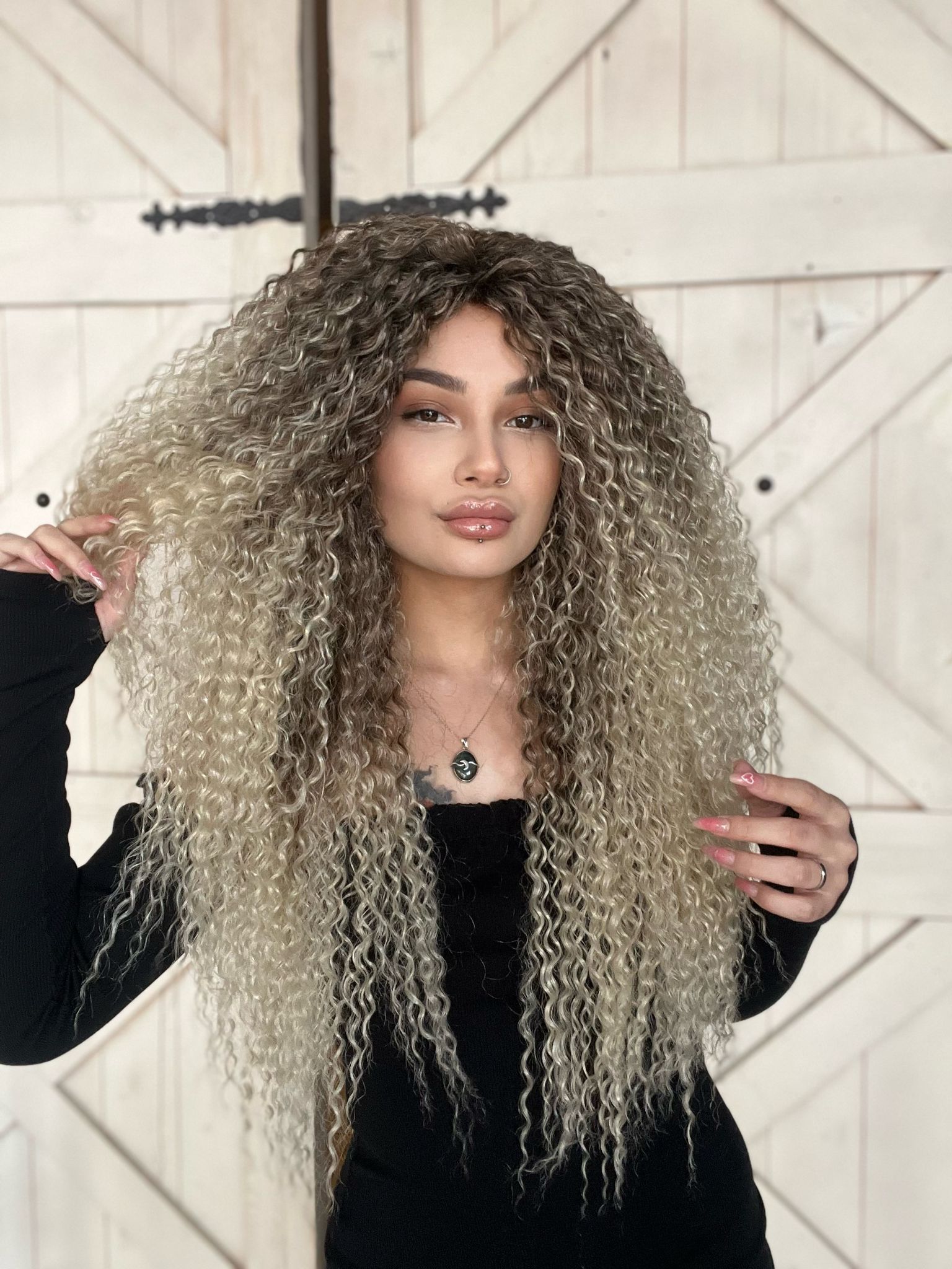 Ombreli 6613 Afro Dalgalı Peruk Komple tak ve çık Kabarık ve yoğun Fiber saç Suzan peruk