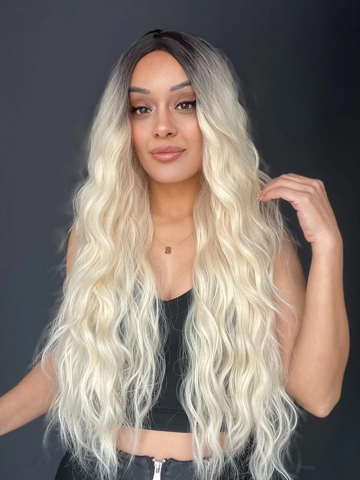 Uzun Doğal Su dalgalı Perçemsiz Tepesi Baş derisi görünümlü Yeni sezon