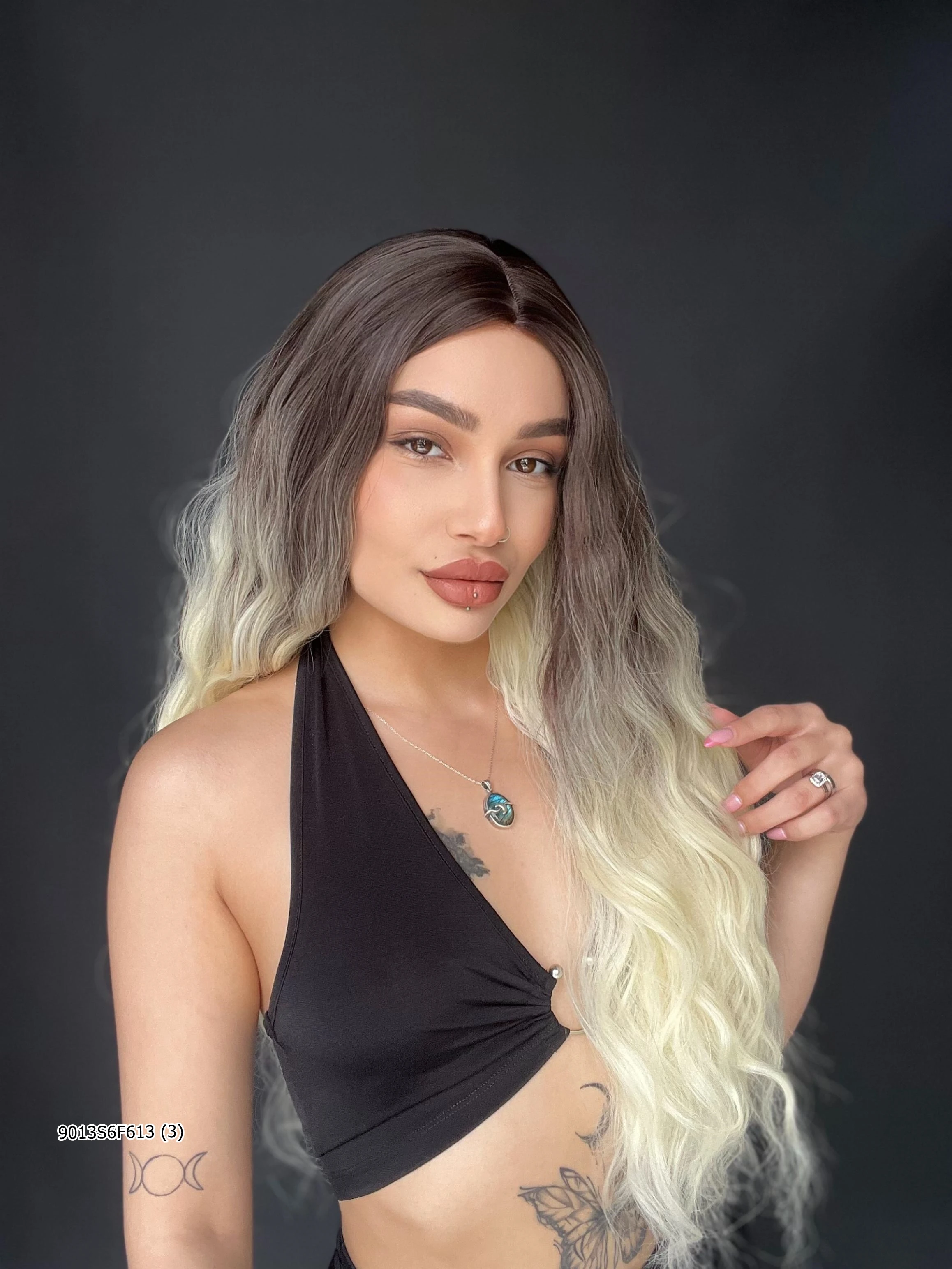 Doğal Su Dalgalı Uzun Perçemsiz Tepe kısmı deri Fiber Peruk Kumral ombreli