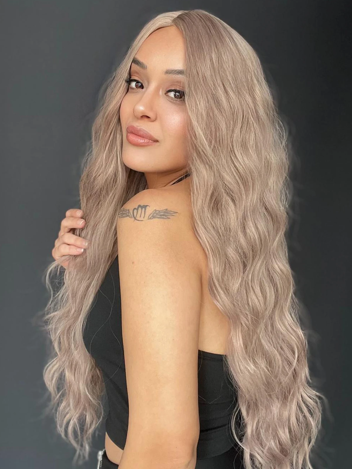 Uzun Doğal Su dalgalı Perçemsiz Tepesi Baş derisi görünümlü Yeni sezon