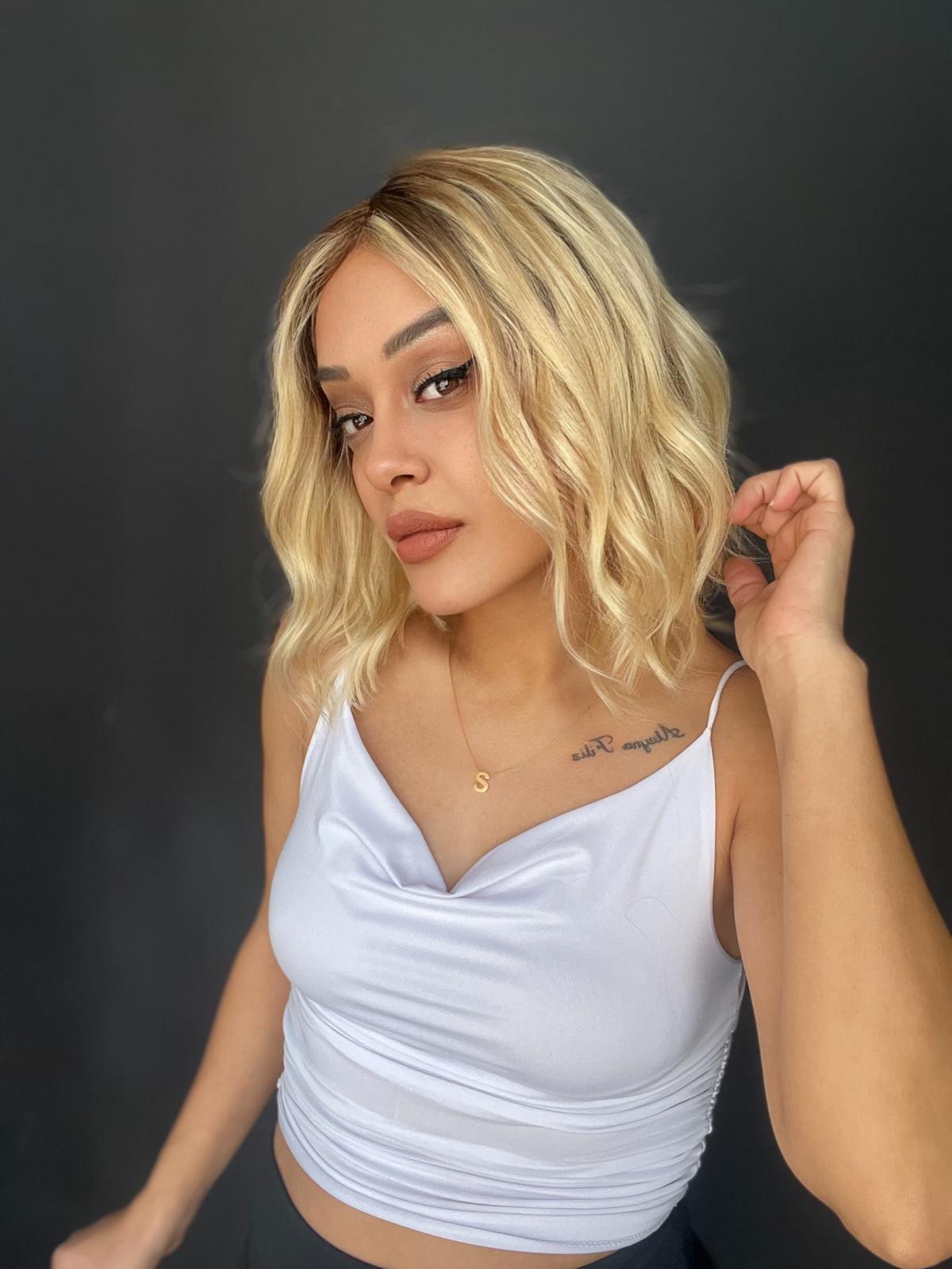 Orta boy Gerçek saç ombreli tül peruk