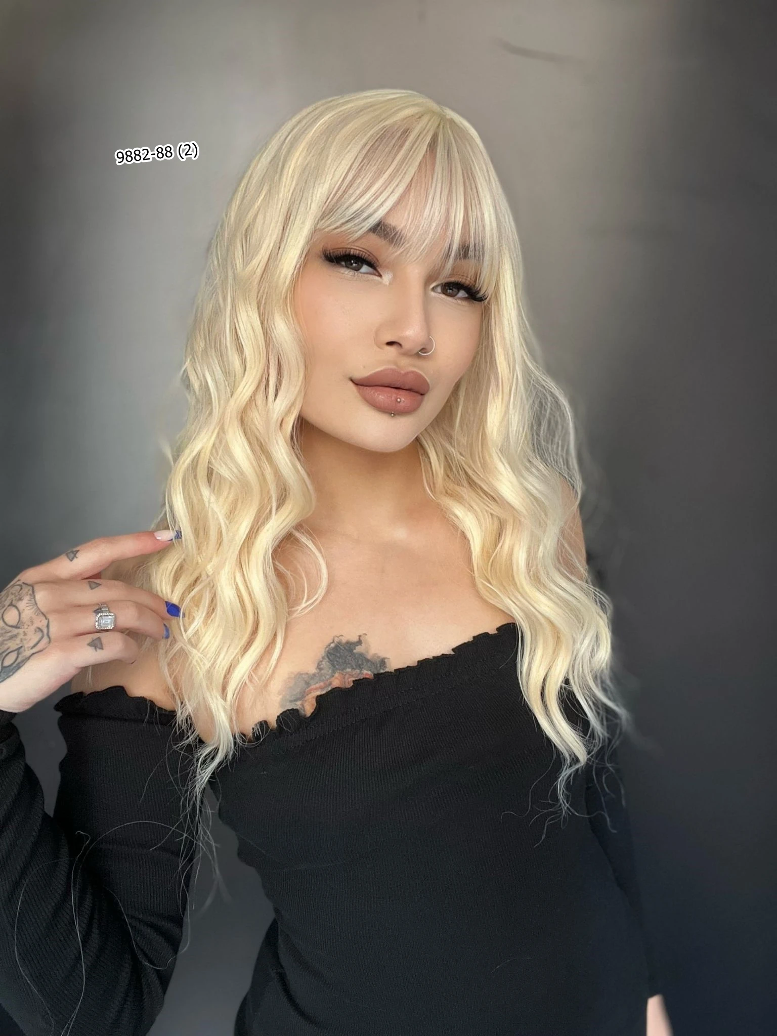 Dalgalı Kısa Perçemli Fiber Sentetik Peruk - Platin