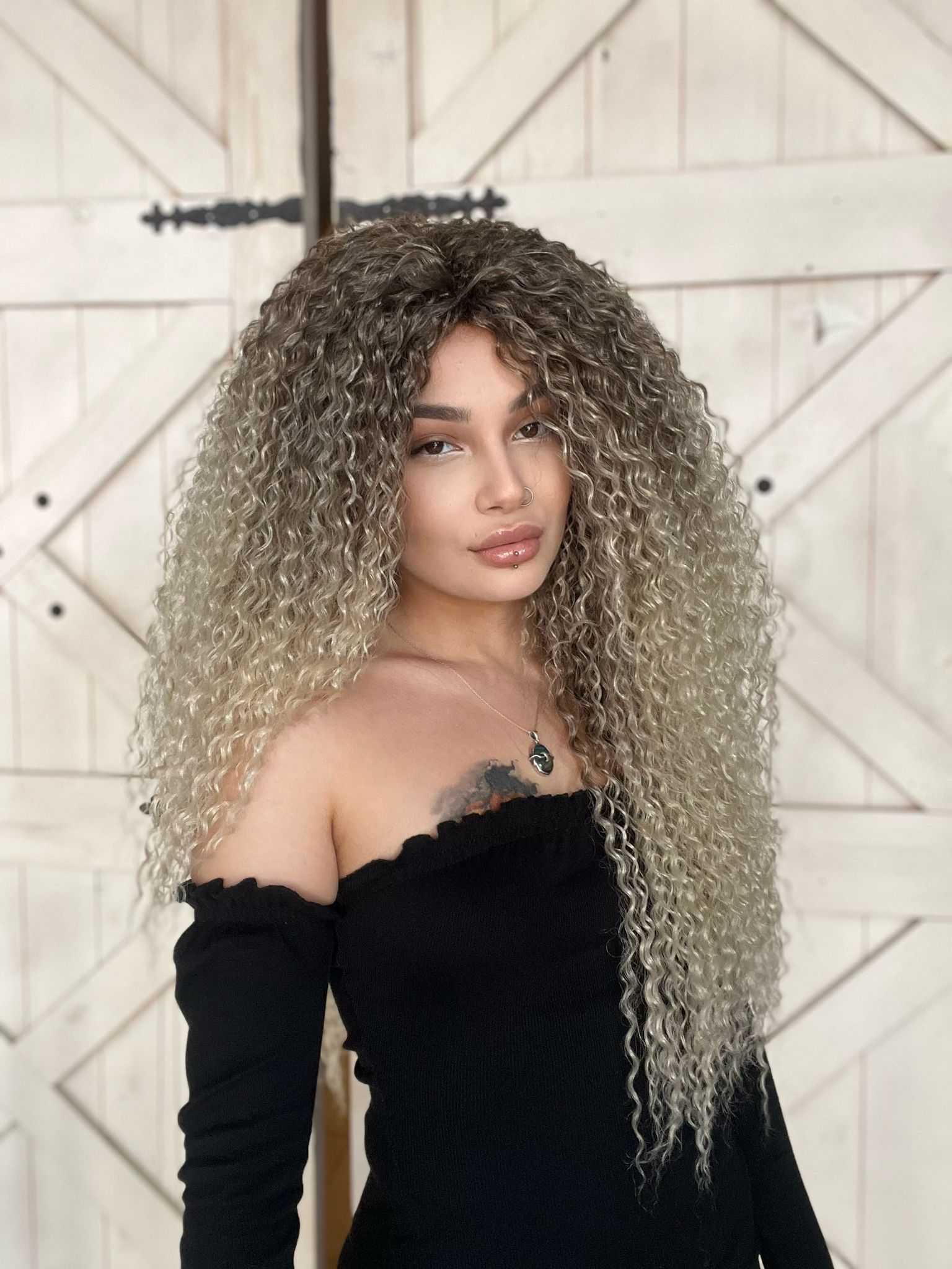 Ombreli 6613 Afro Dalgalı Peruk Komple tak ve çık Kabarık ve yoğun Fiber saç Suzan peruk