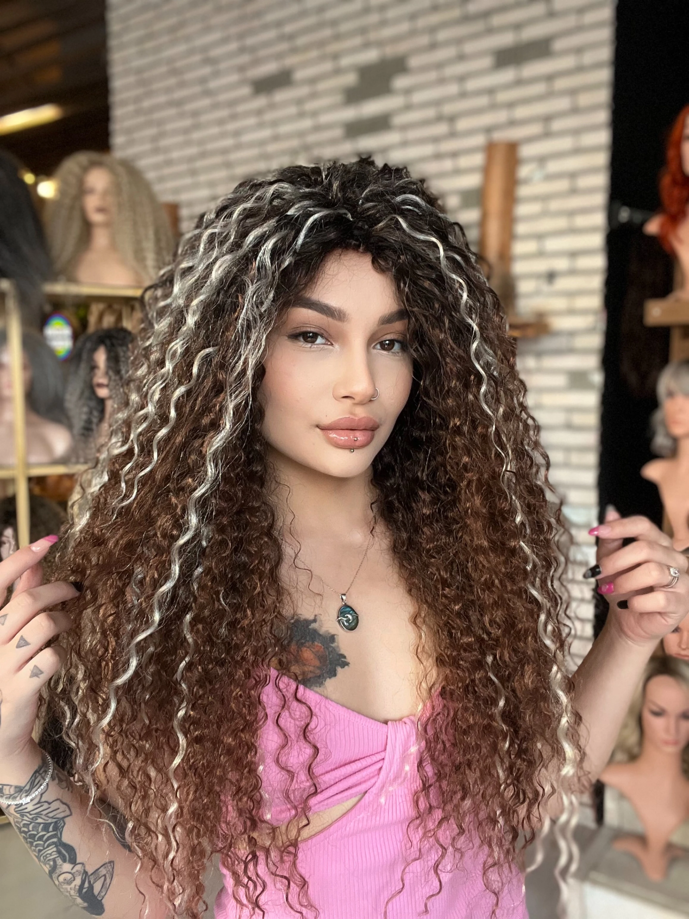 Afro Peruk Gerçek saç dokusunda Kahverengi Afro dalga peruk