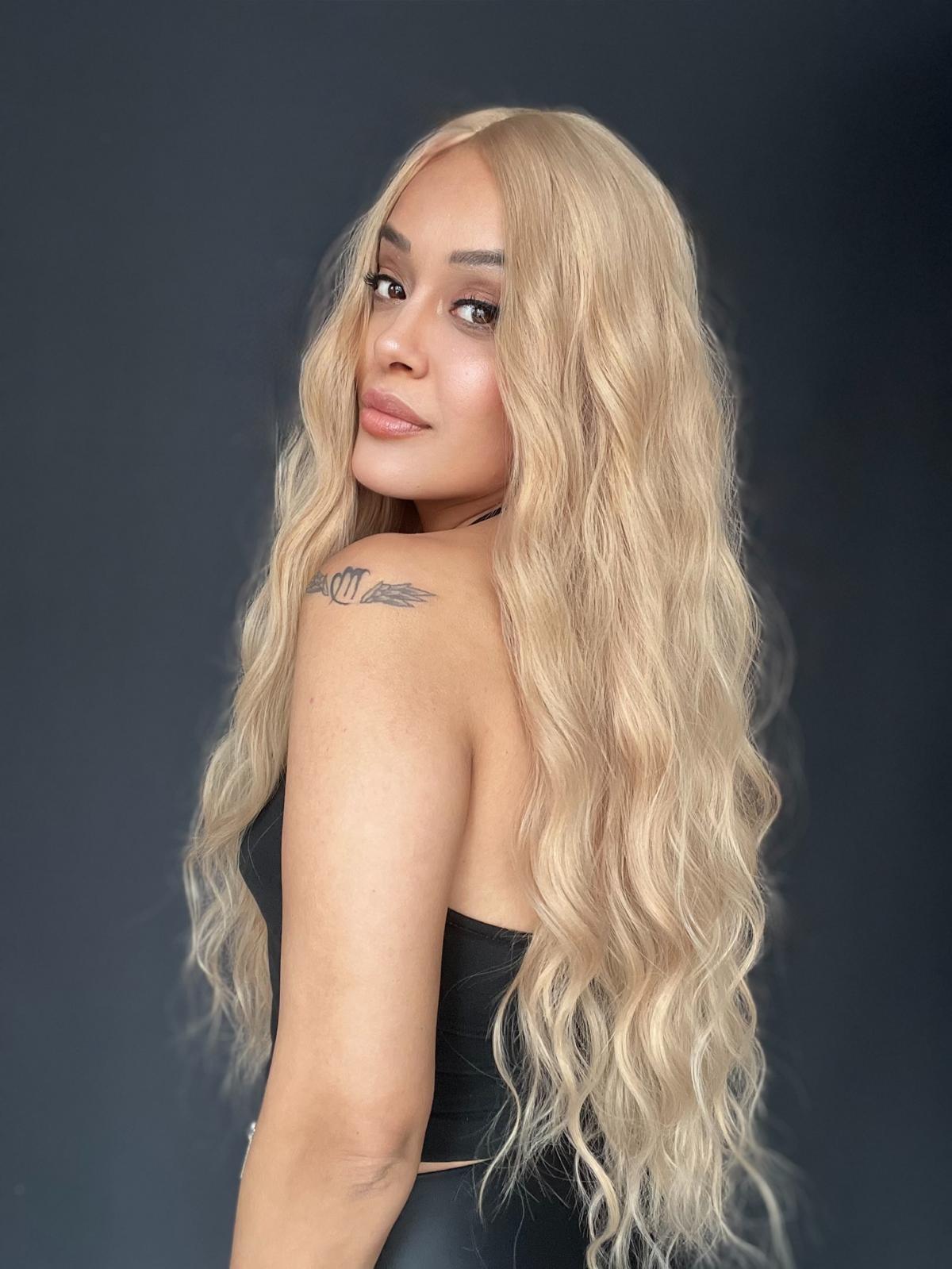 Uzun Doğal Su dalgalı Perçemsiz Tepesi Baş derisi görünümlü Yeni sezon