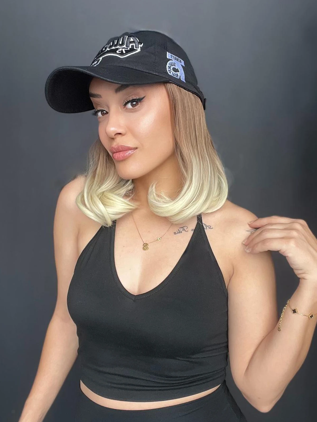 Şapkalı çıtçıt yarımay saç-Şapka içerisine saçlar dikilmiştir ve çok kullanışlıdır