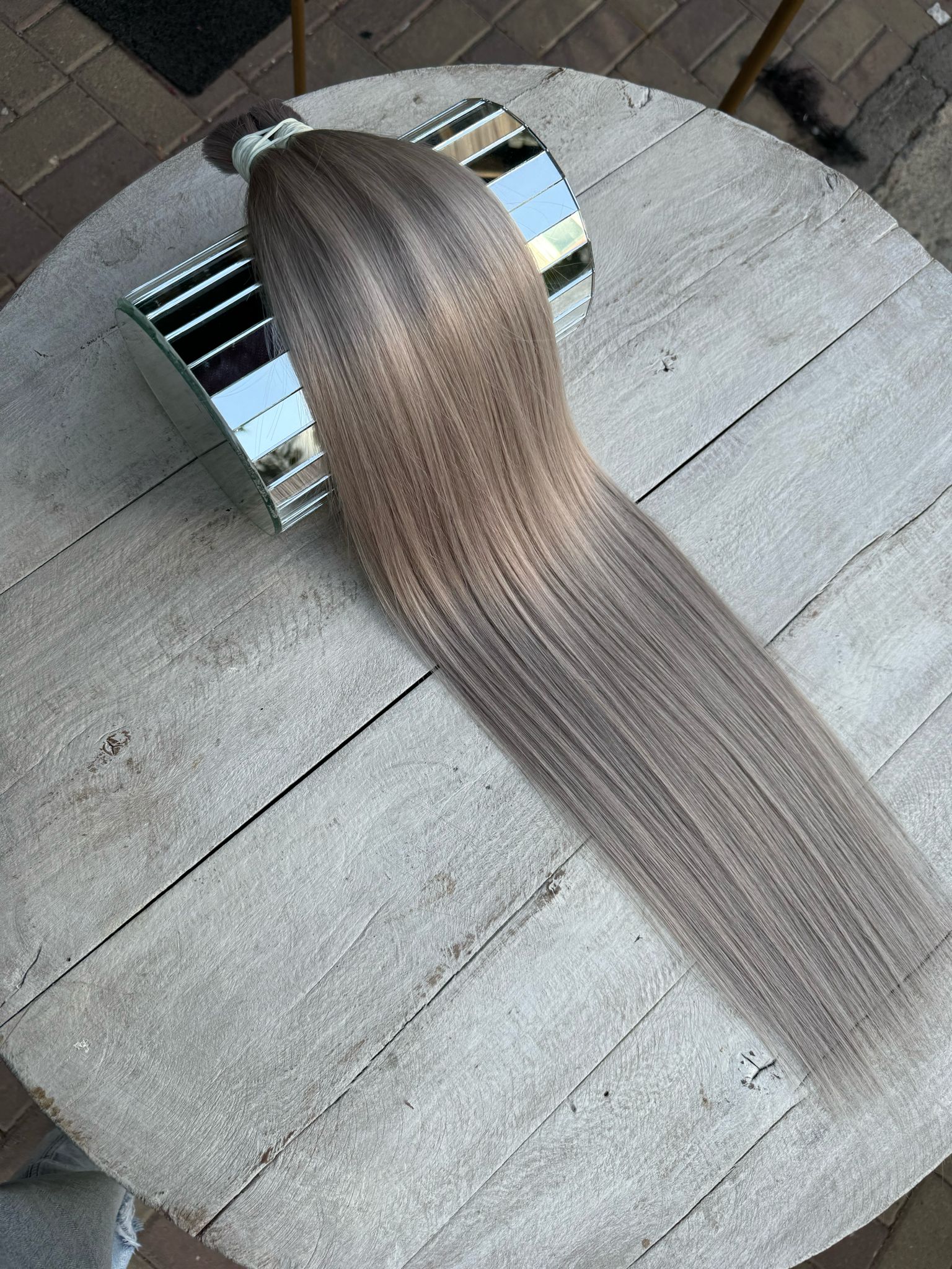 Grey 70 cm uzunlukta 200 gram Bogum ham saç .İstediğiniz ürün size özel atölyede hazırlanır