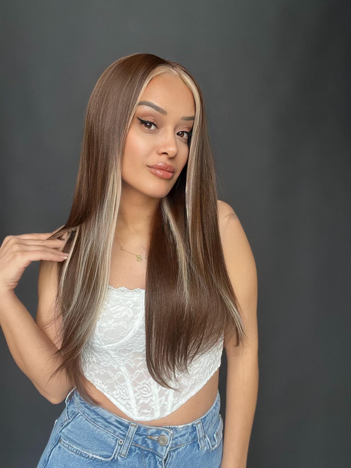 Açık Kahverengi / Önler Platin Işıltılı Tül Peruk (T Tül peruk sabit ayrımlı)