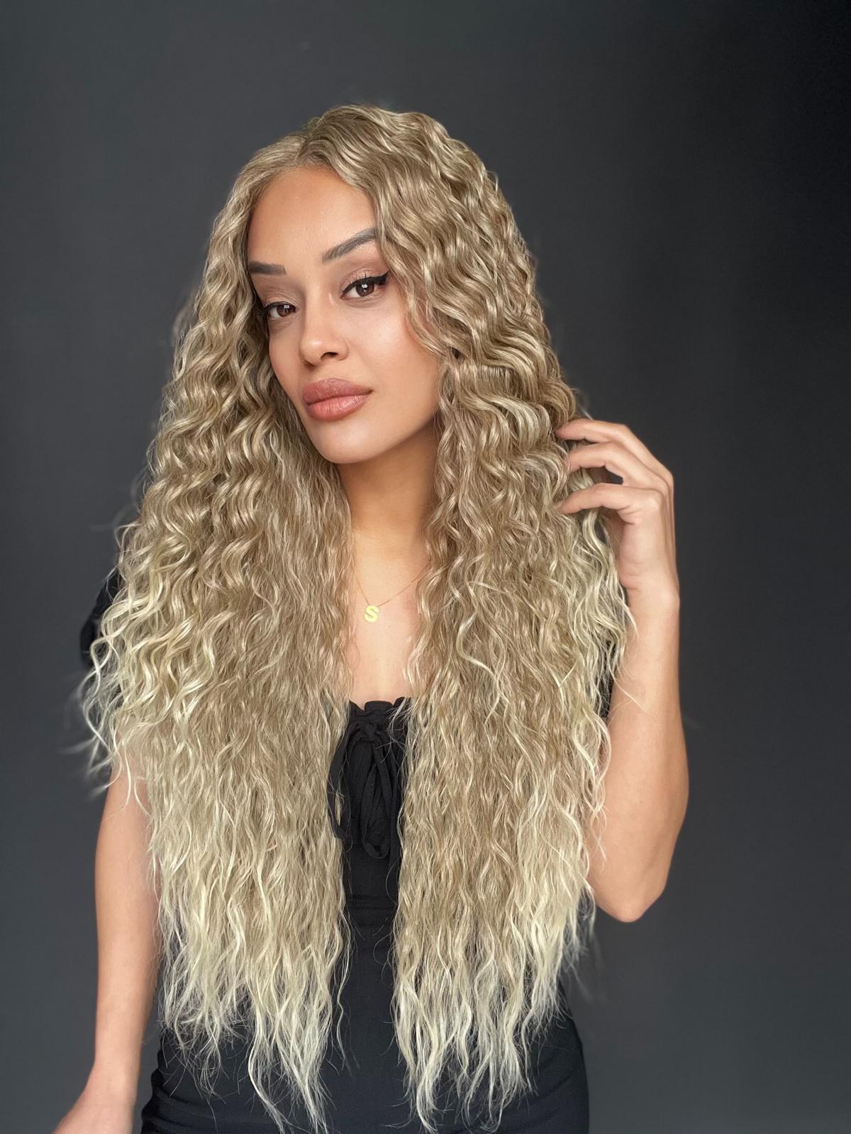 Yoğun Dalga Kumral Platin Röfleli Fiber Sentetik Geniş T Tül Peruk (Sabit ayrımlı t tül peruk)