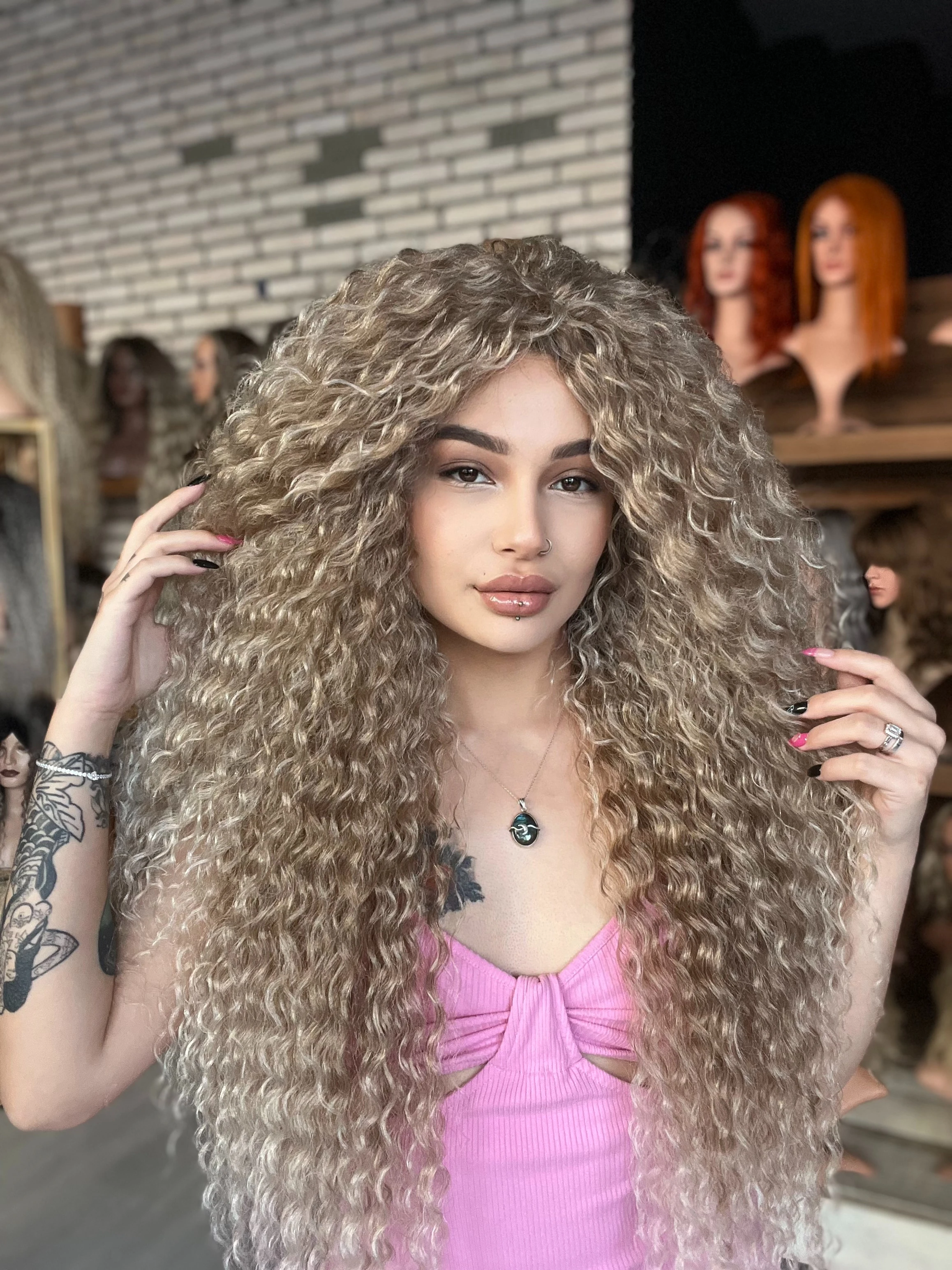 Afro Peruk Gerçek saç dokusunda Bal rengi Afro dalga peruk