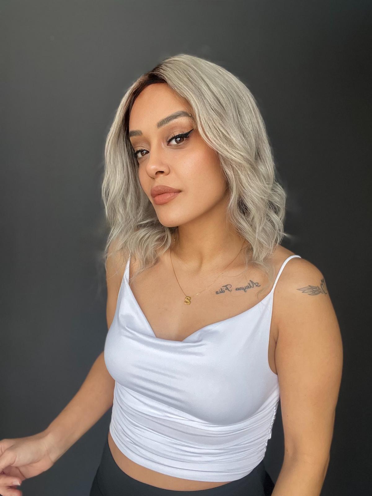 Orta boy Gerçek saç ombreli tül peruk