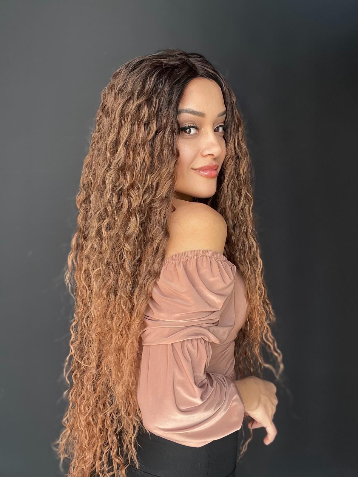 Tül Ön ve Tepe Bölgesi Hava Alan Peruk - Ortadan Ayrım