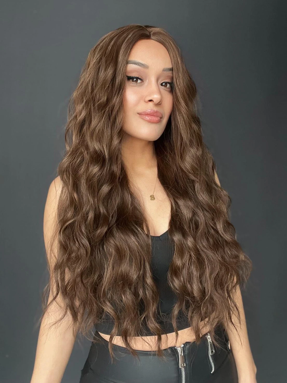 Uzun Doğal Su dalgalı Perçemsiz Tepesi Baş derisi görünümlü Yeni sezon