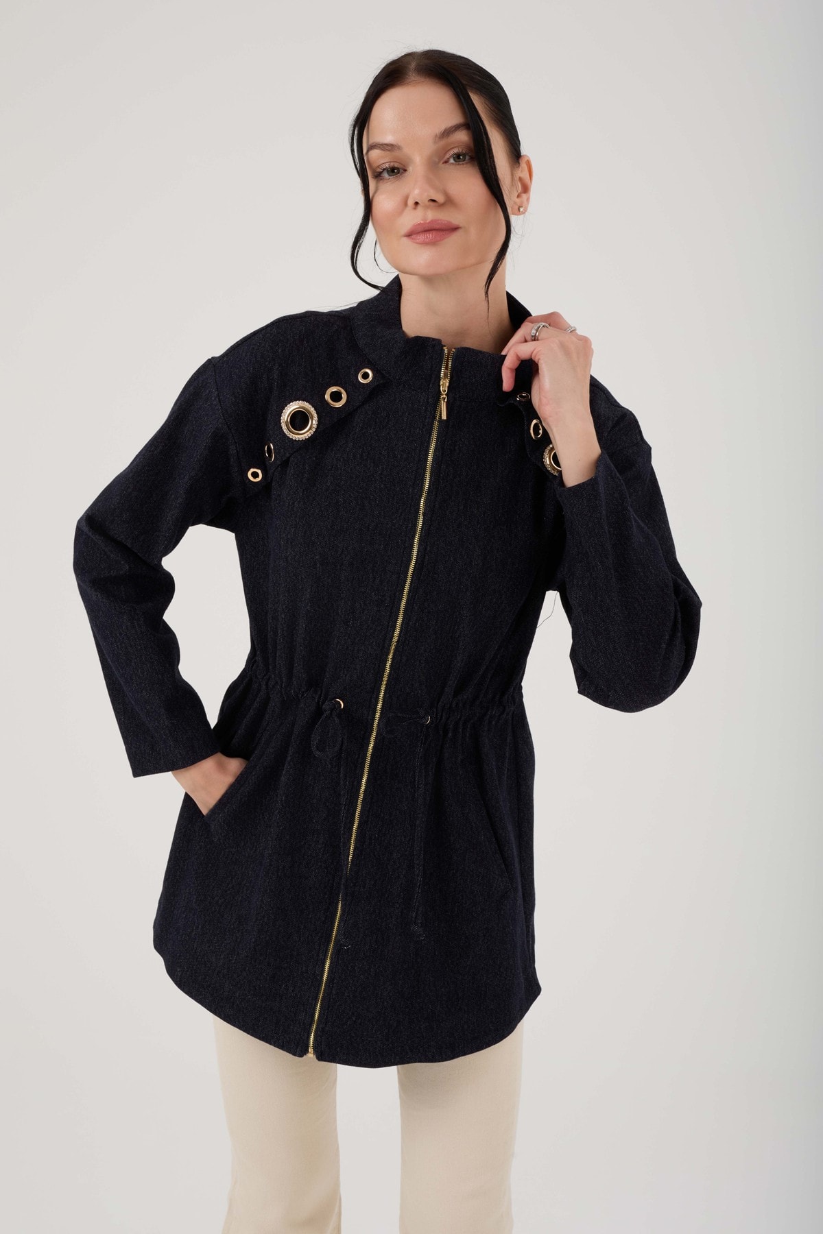 Kadın Omuz Detaylı Gold İşlemeli Denim Ceket 9264