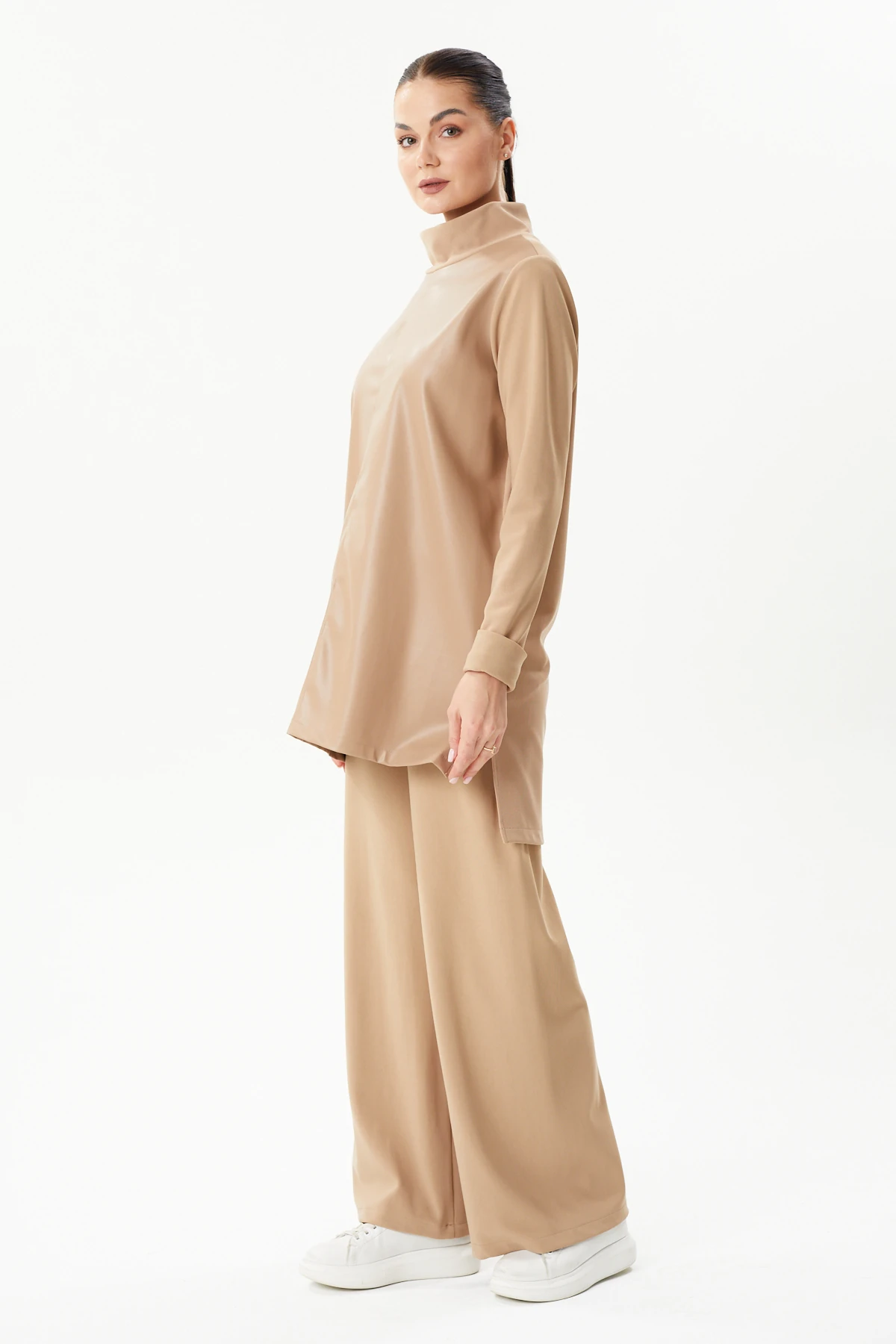 Deri Detaylı Degaje Yaka Ottoman Takım 8442