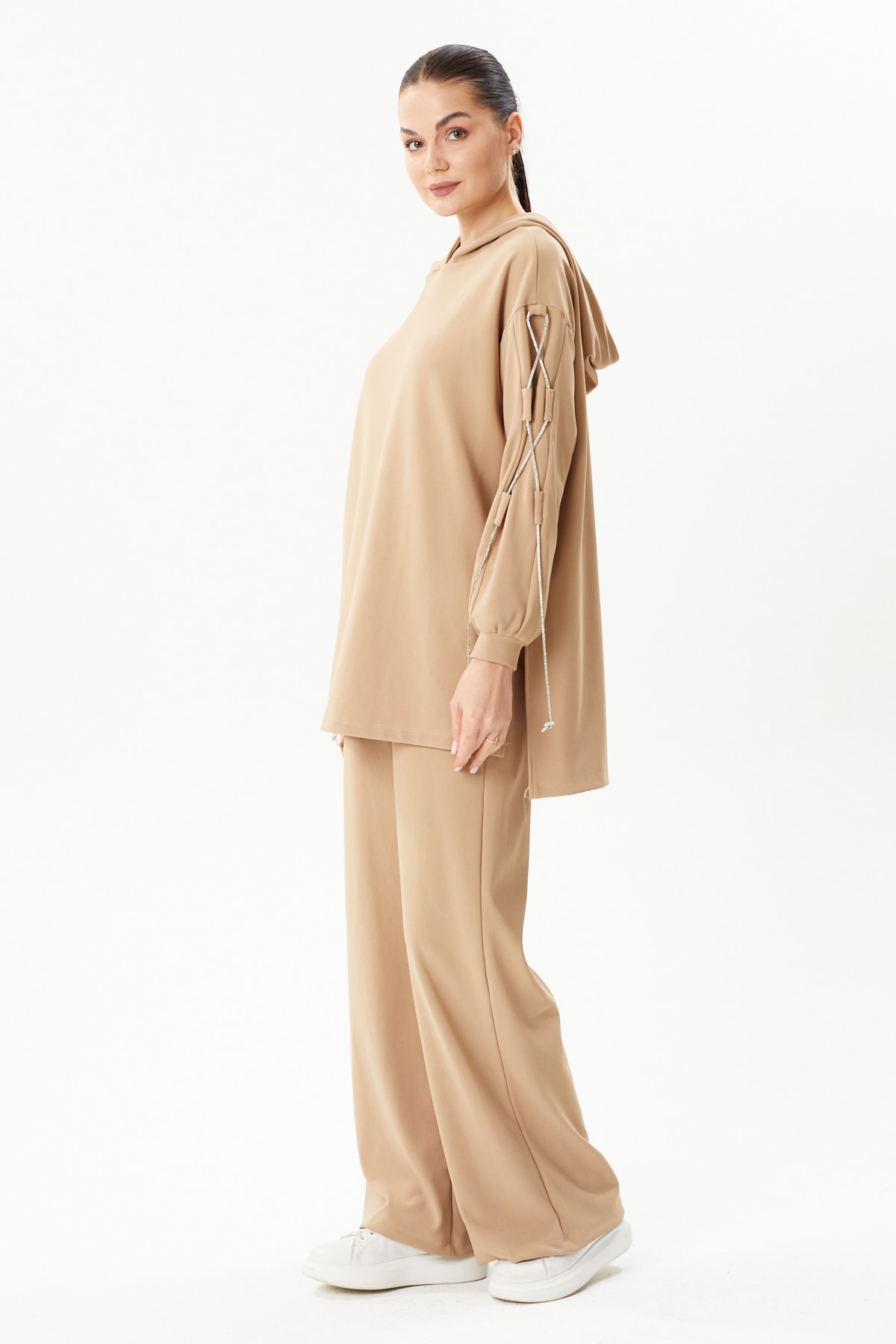 Zincir Aksesuarlı Kapüşonlu Ottoman Takım 8462