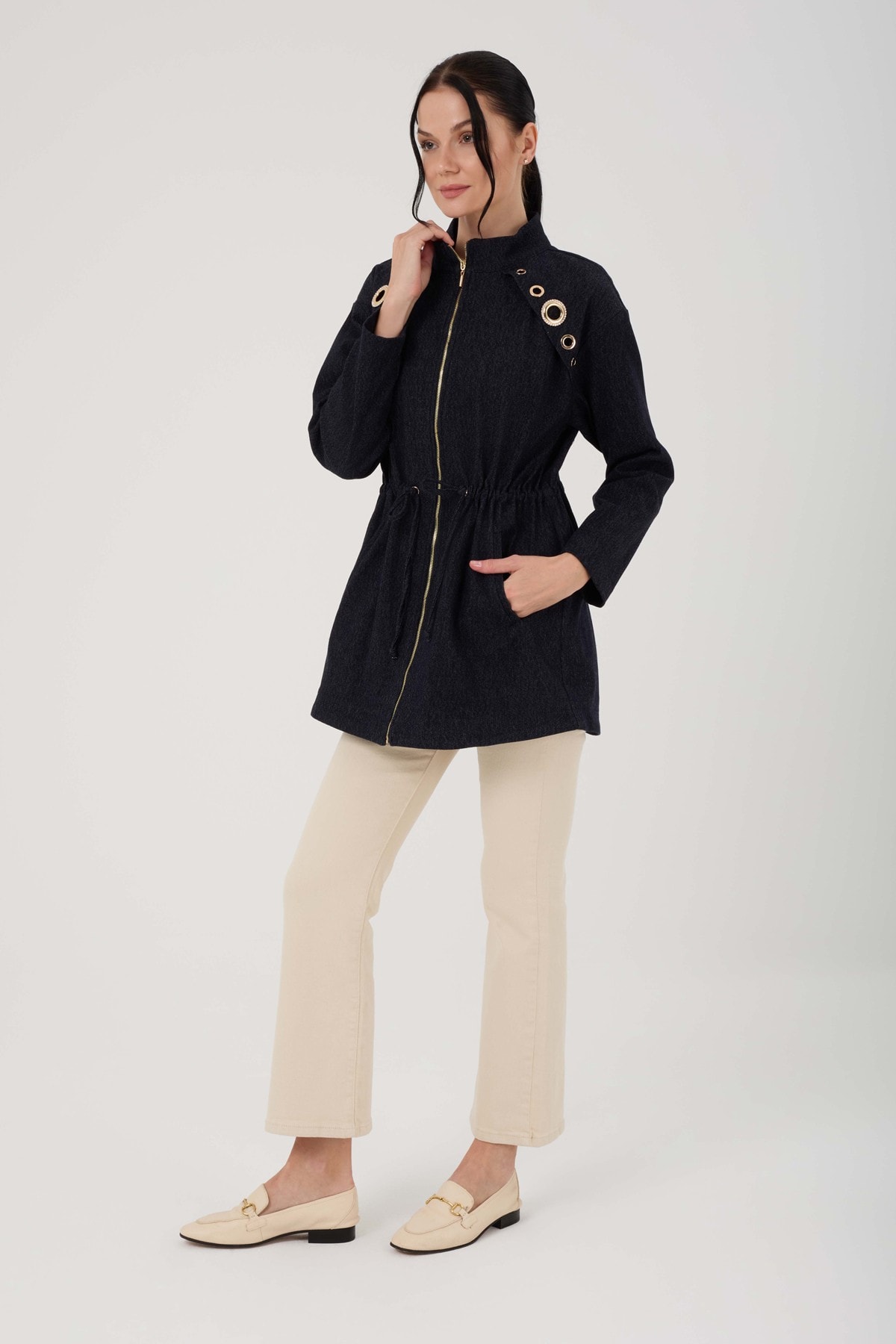 Kadın Omuz Detaylı Gold İşlemeli Denim Ceket 9264