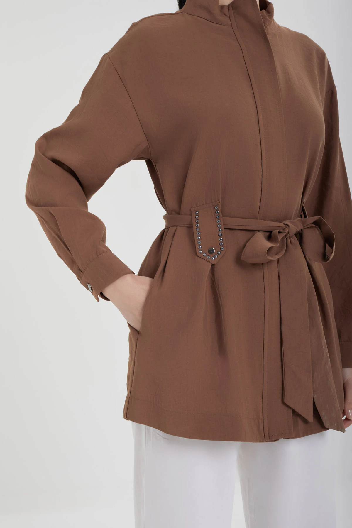 Aksesuar Detaylı Kuşaklı Kap 9257