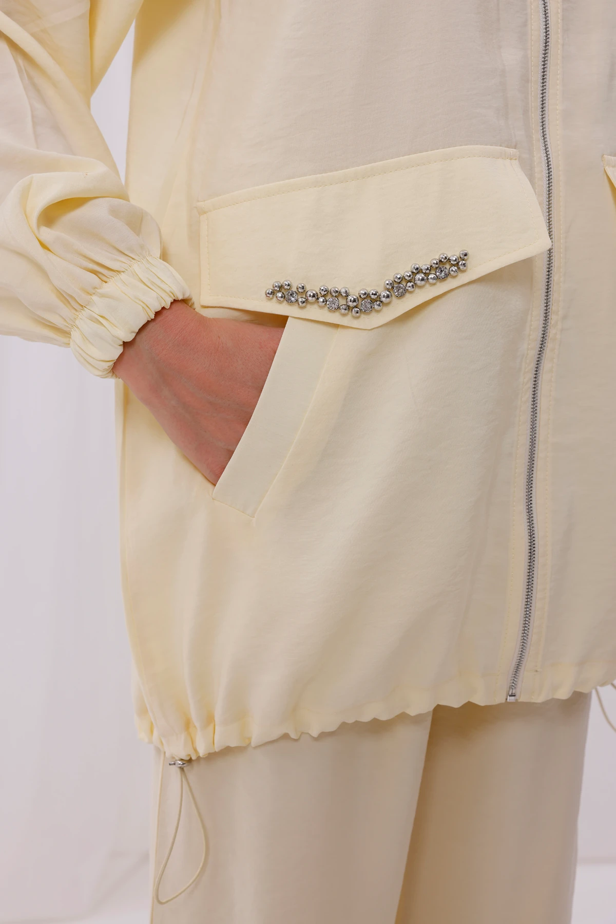 Kadın Aksesuar Detaylı Çift Cepli Takım 8544