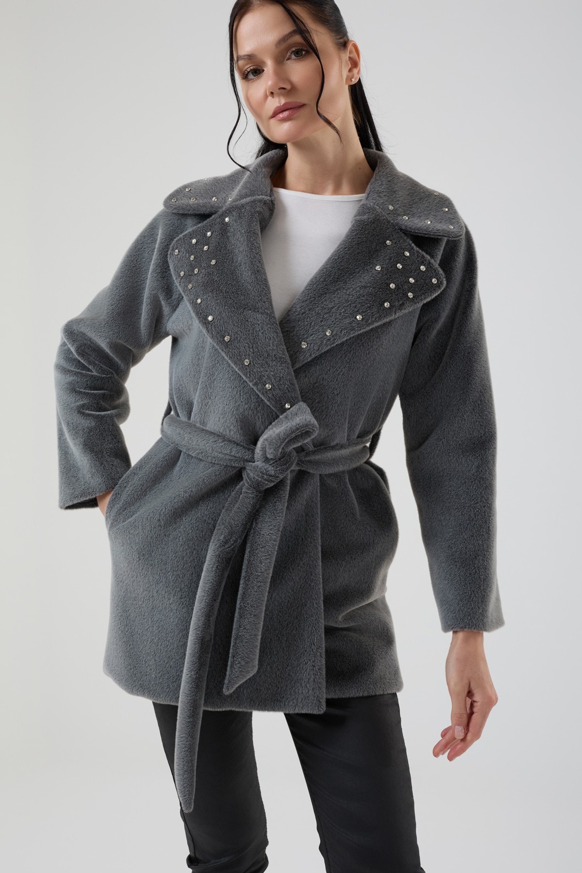 Kadın Yaka Taş Detaylı Astarlı Kaşe Kürk 9273