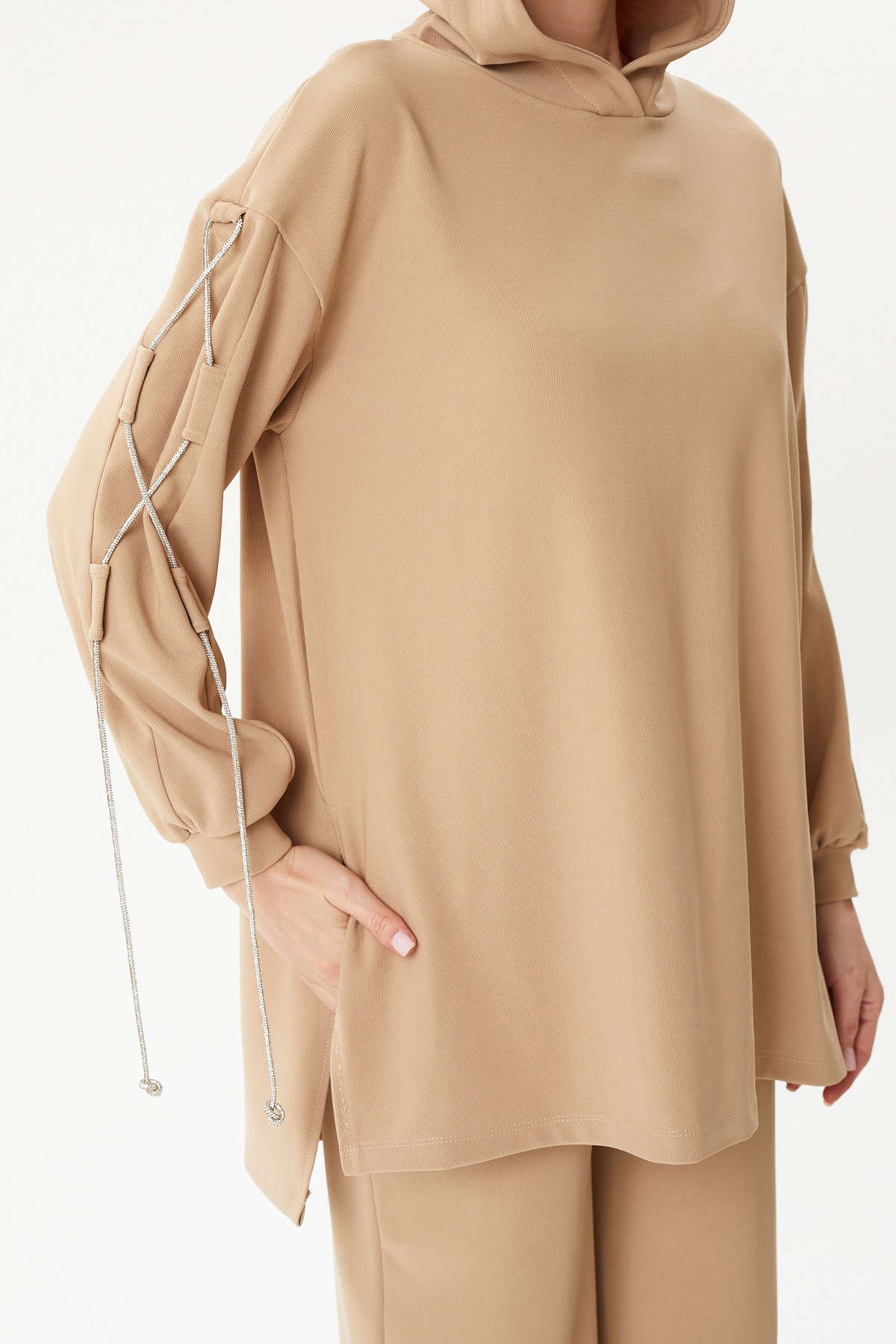 Zincir Aksesuarlı Kapüşonlu Ottoman Takım 8462