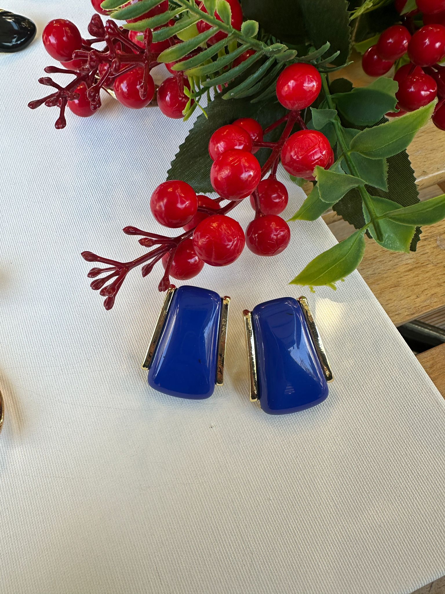 Gold Detay Mavi Akrilik Küpe