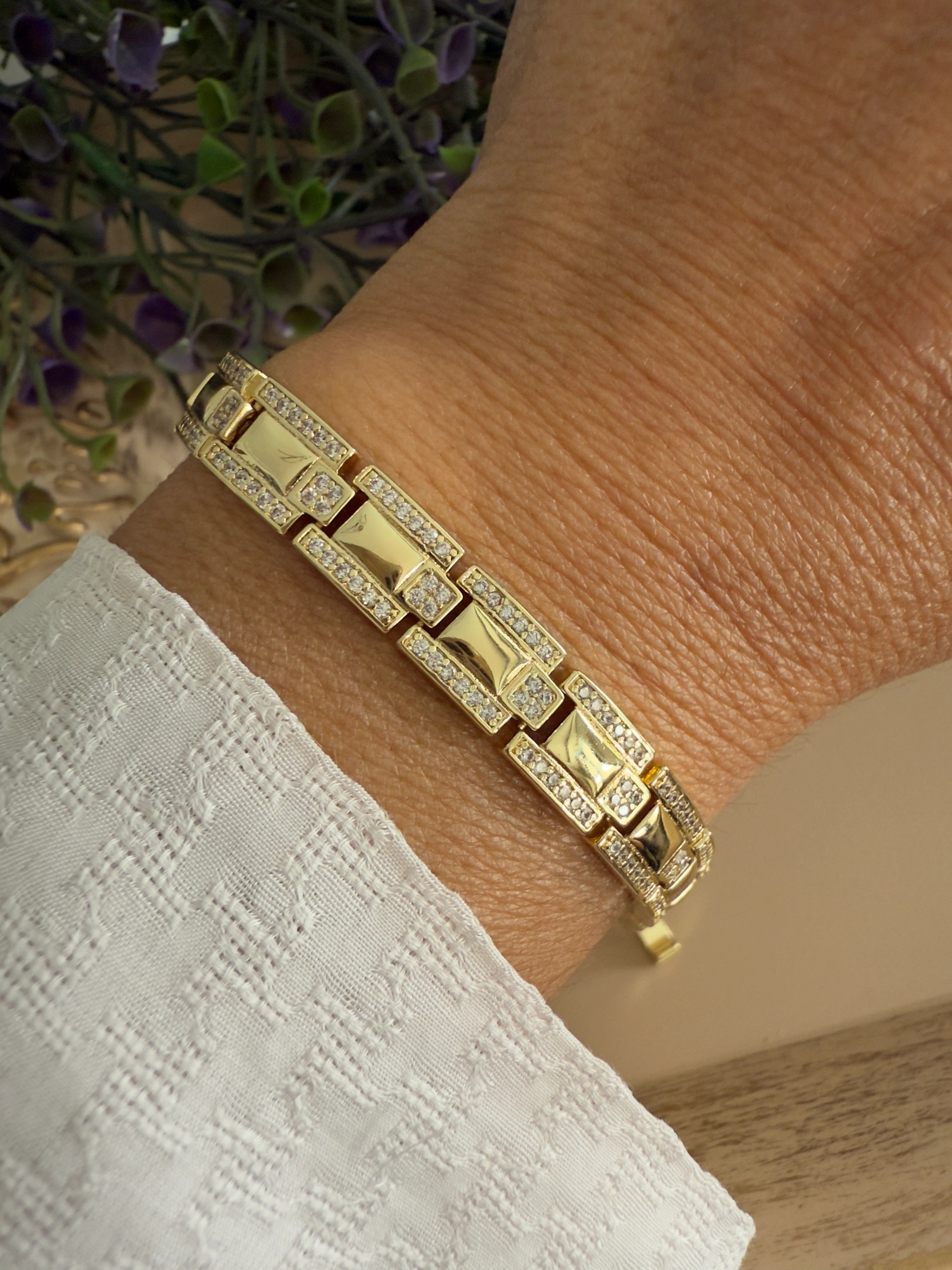 Taşlı plaka bileklik.