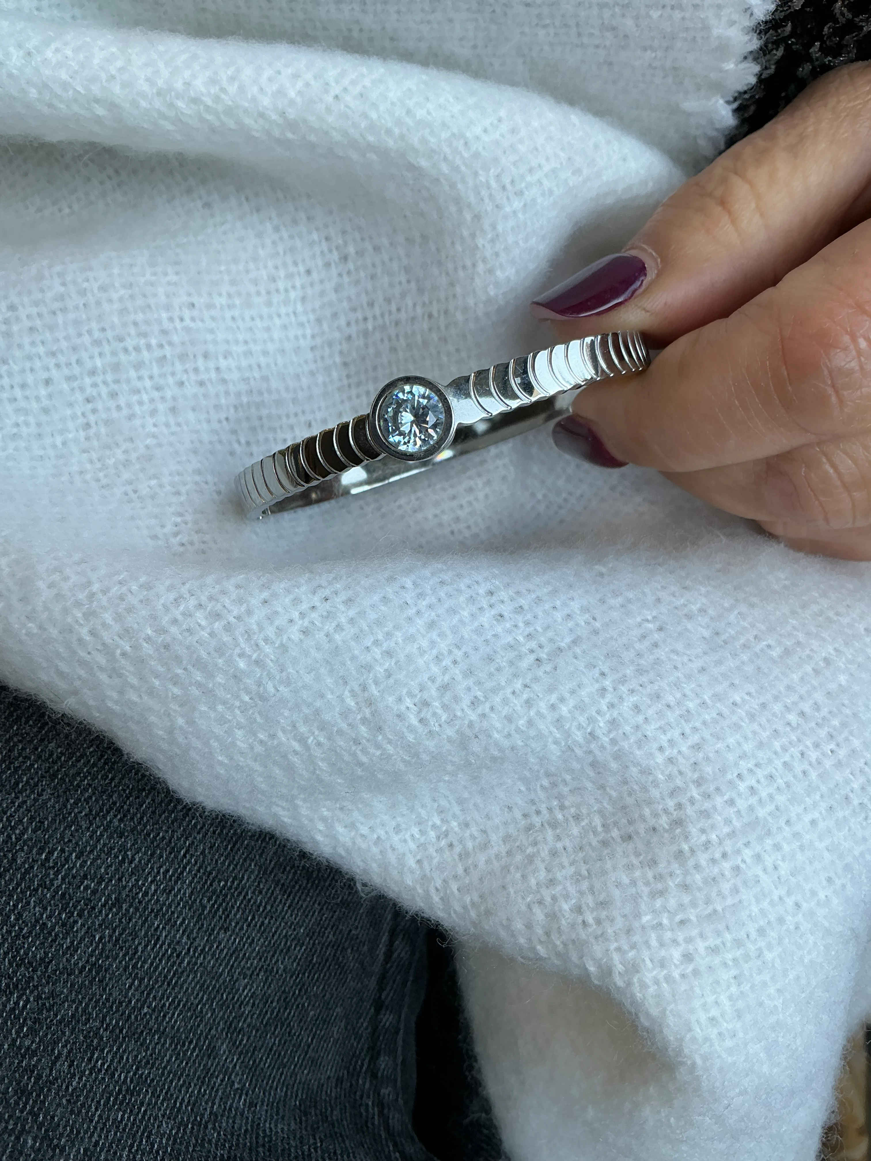 Silver Tek Taş Kelepçe