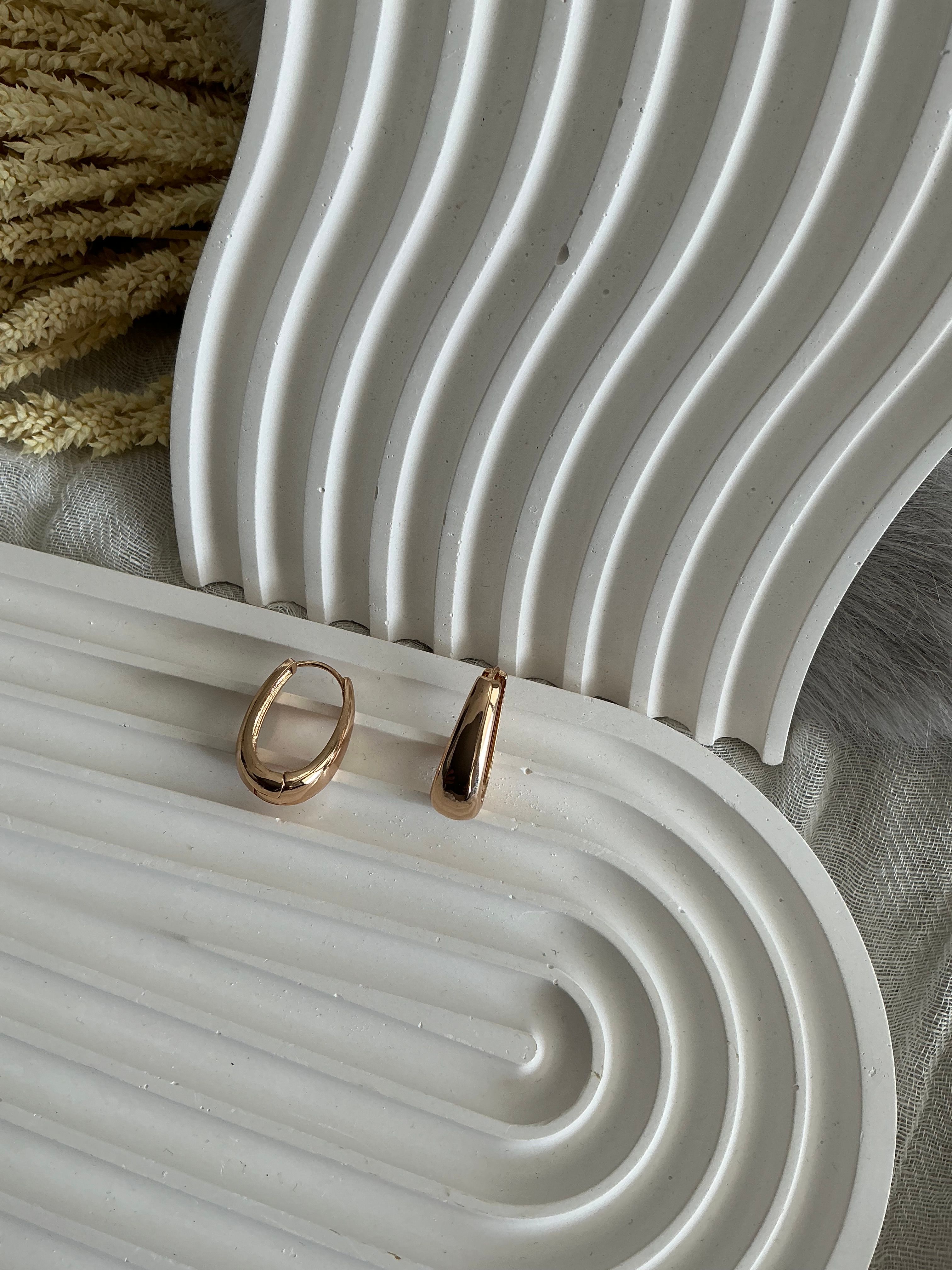 Oval Gold Plaka Küpe