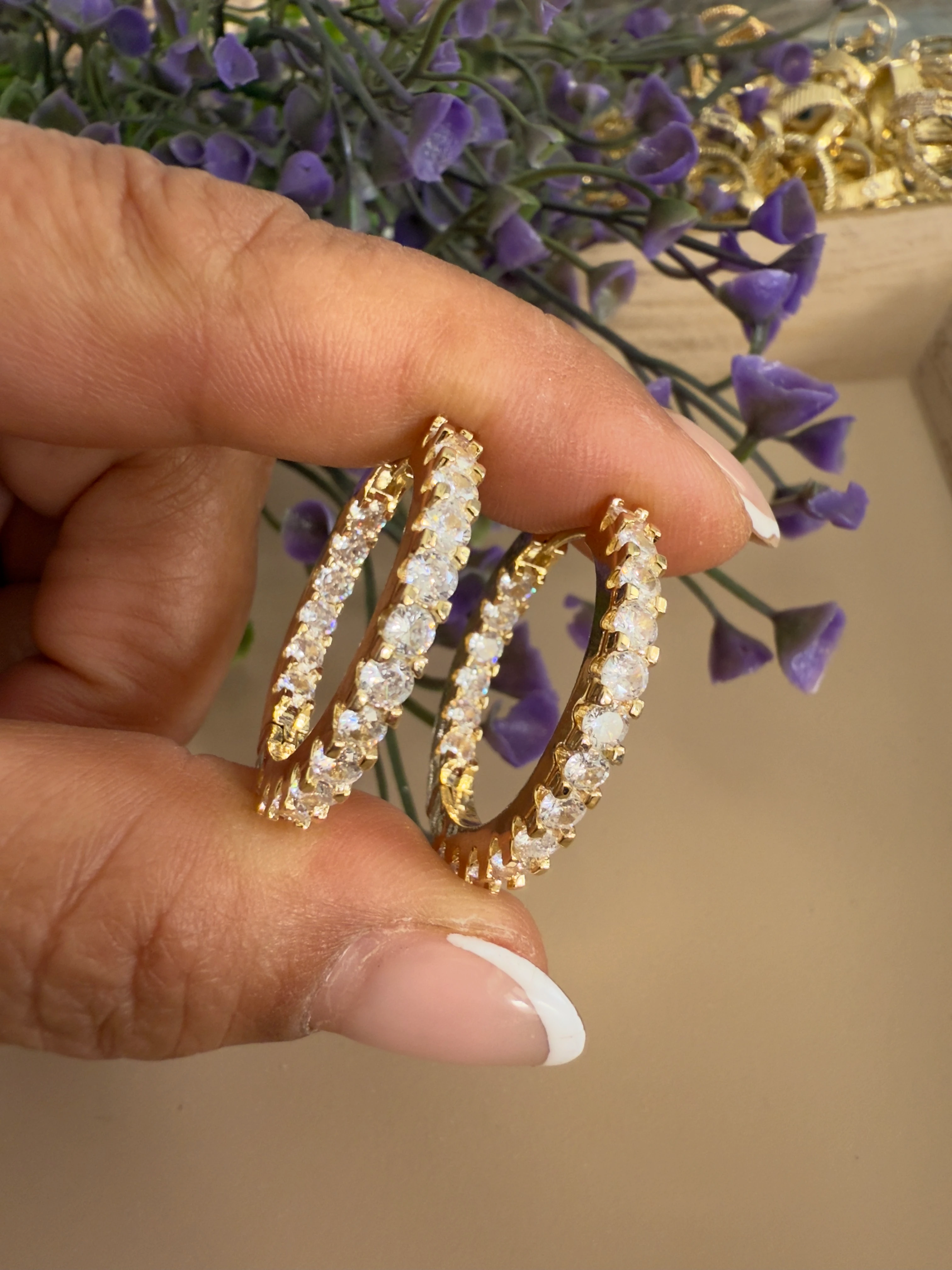 Gold taşta halka küpe