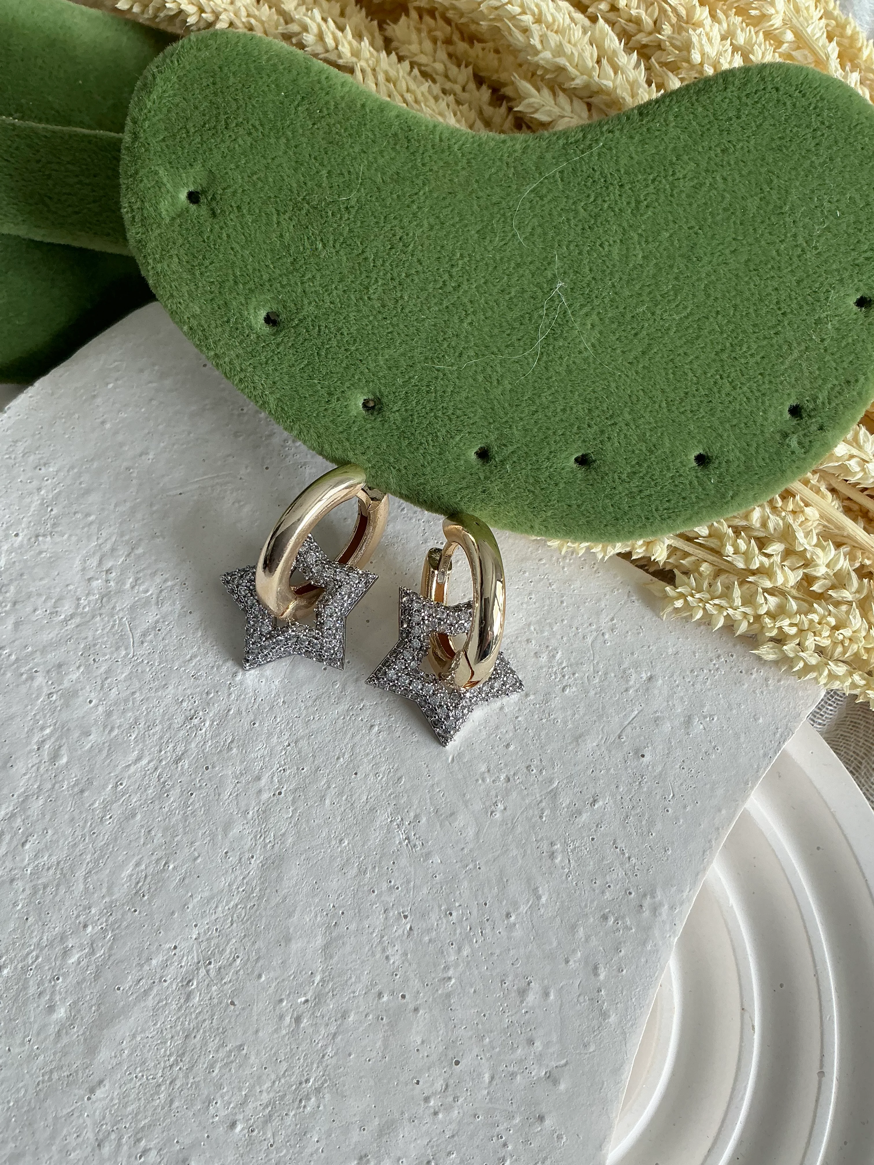 Yıldız Bombeli Halka Küpe