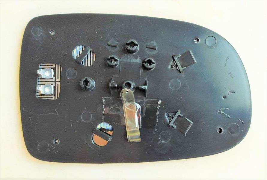 Dış Di̇ki̇z Ayna Camı Isitmali Asferi̇k Sol Corsa C 00-06