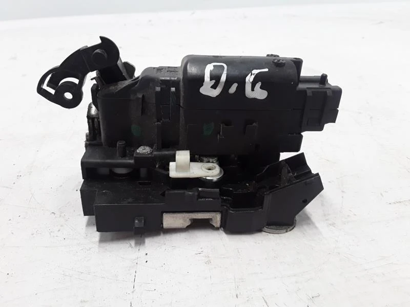 Sağ Arka Kapı Ki̇li̇di̇ Motorlu Dacia Dokker Lodgy 825020953r