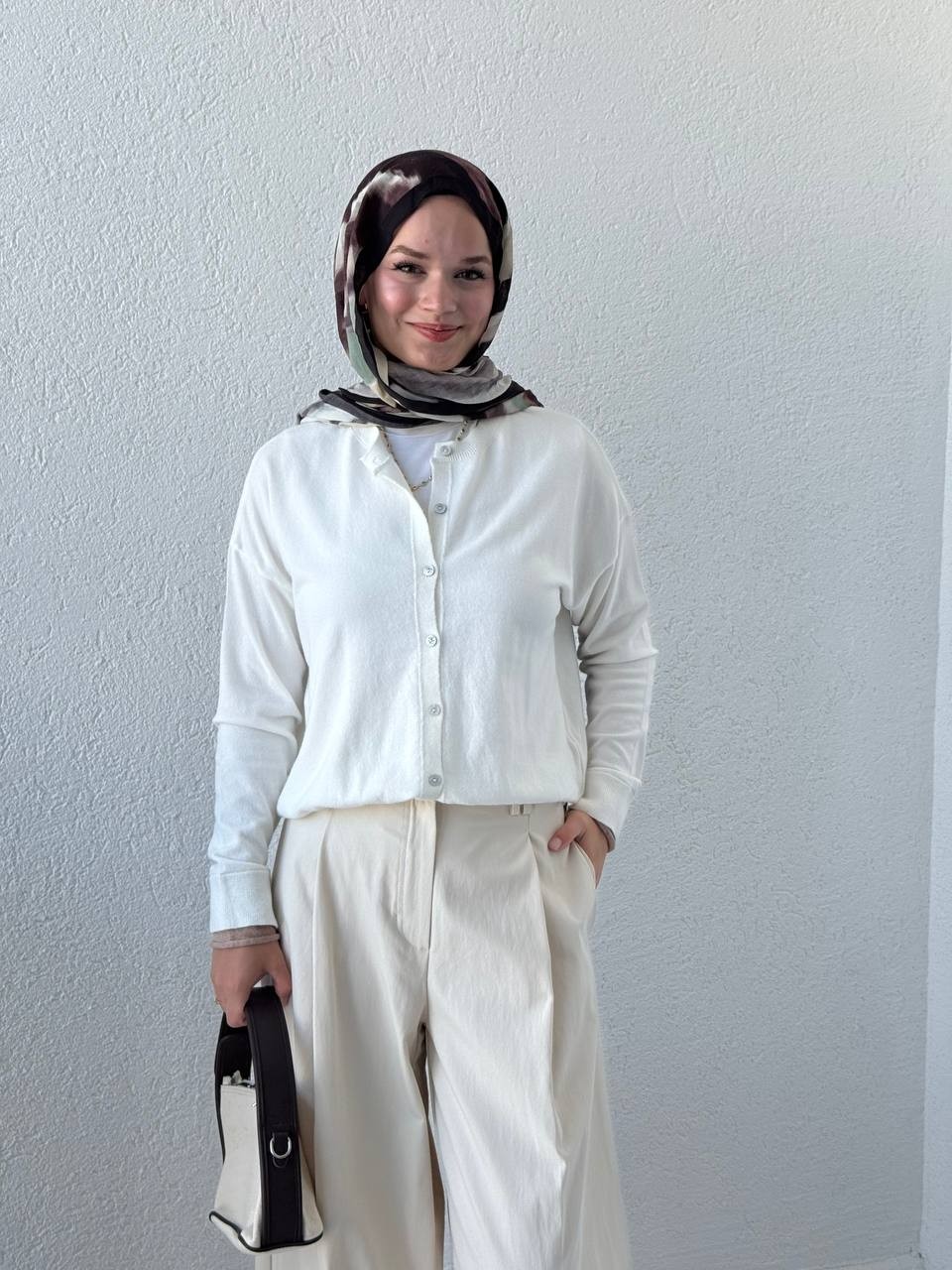 Düğmeli Kol Biyeli Kısa Hırka 241040