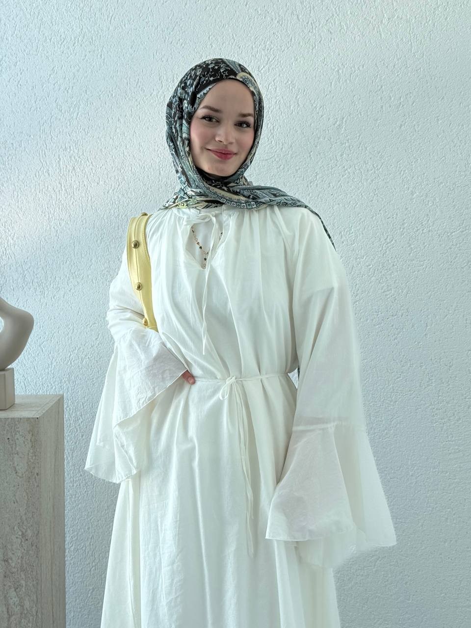 Vual Kolları Volanlı Astarlı kuşaklı Elbise  - Beyaz