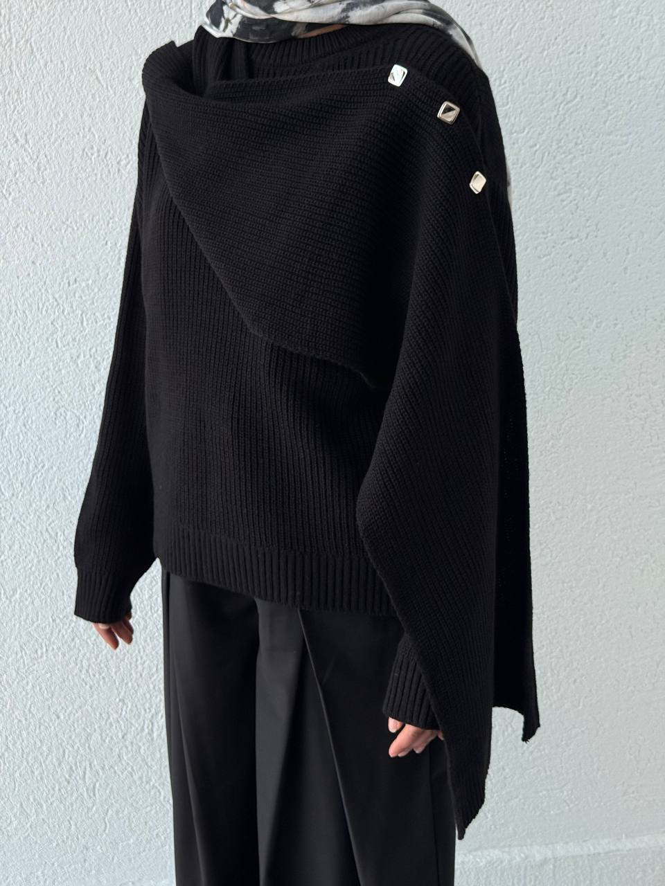 Atkısı Delikli Seyyar Triko Kazak 250670 - Siyah