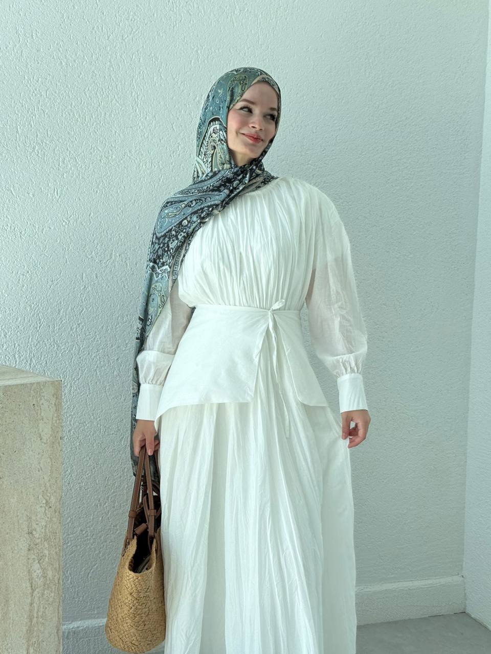 Seyyar Fularlı Kırışık Vual Elbise - Beyaz