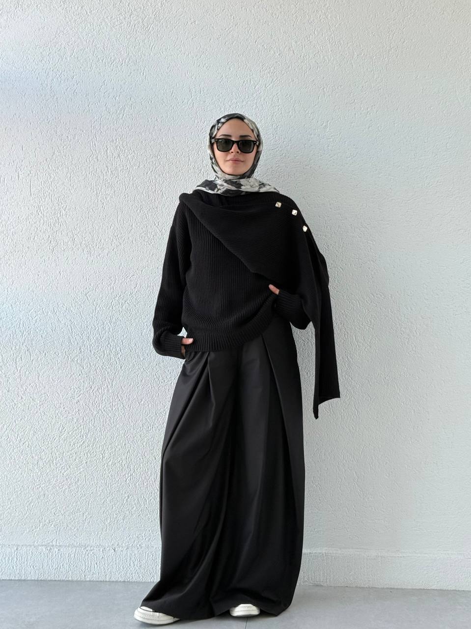 Atkısı Delikli Seyyar Triko Kazak 250670 - Siyah