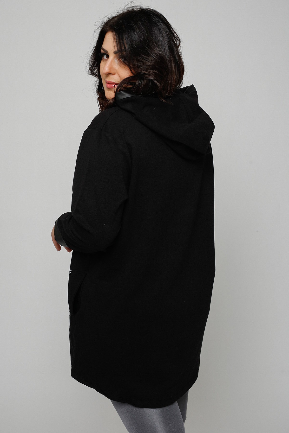 Kadın Büyük Beden Deri Garnili Ve Boncuklu Fermuarlı Sweatshirt