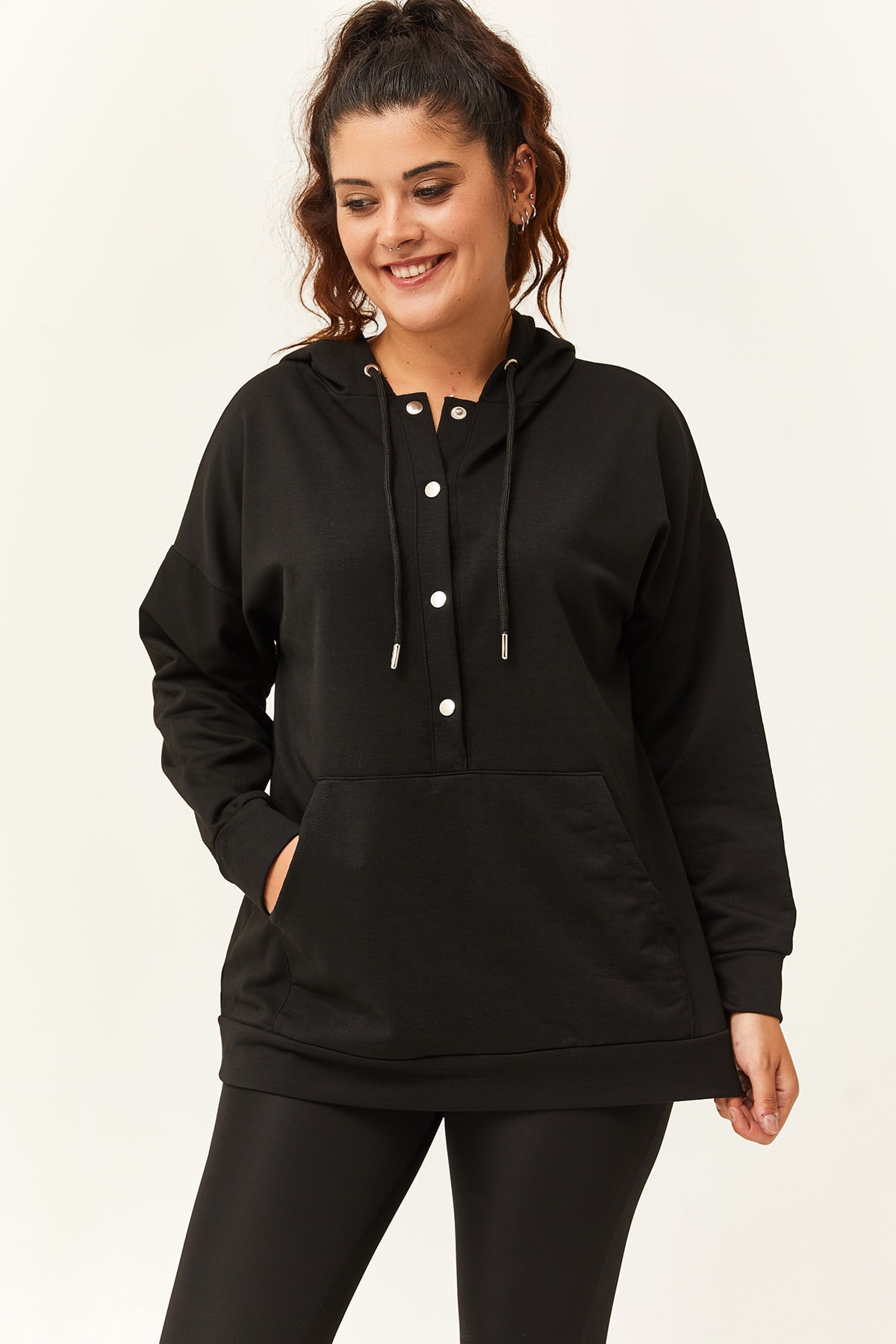 Kadın Büyük Beden Kanguru Cepli Basic Sweatshirt - Siyah