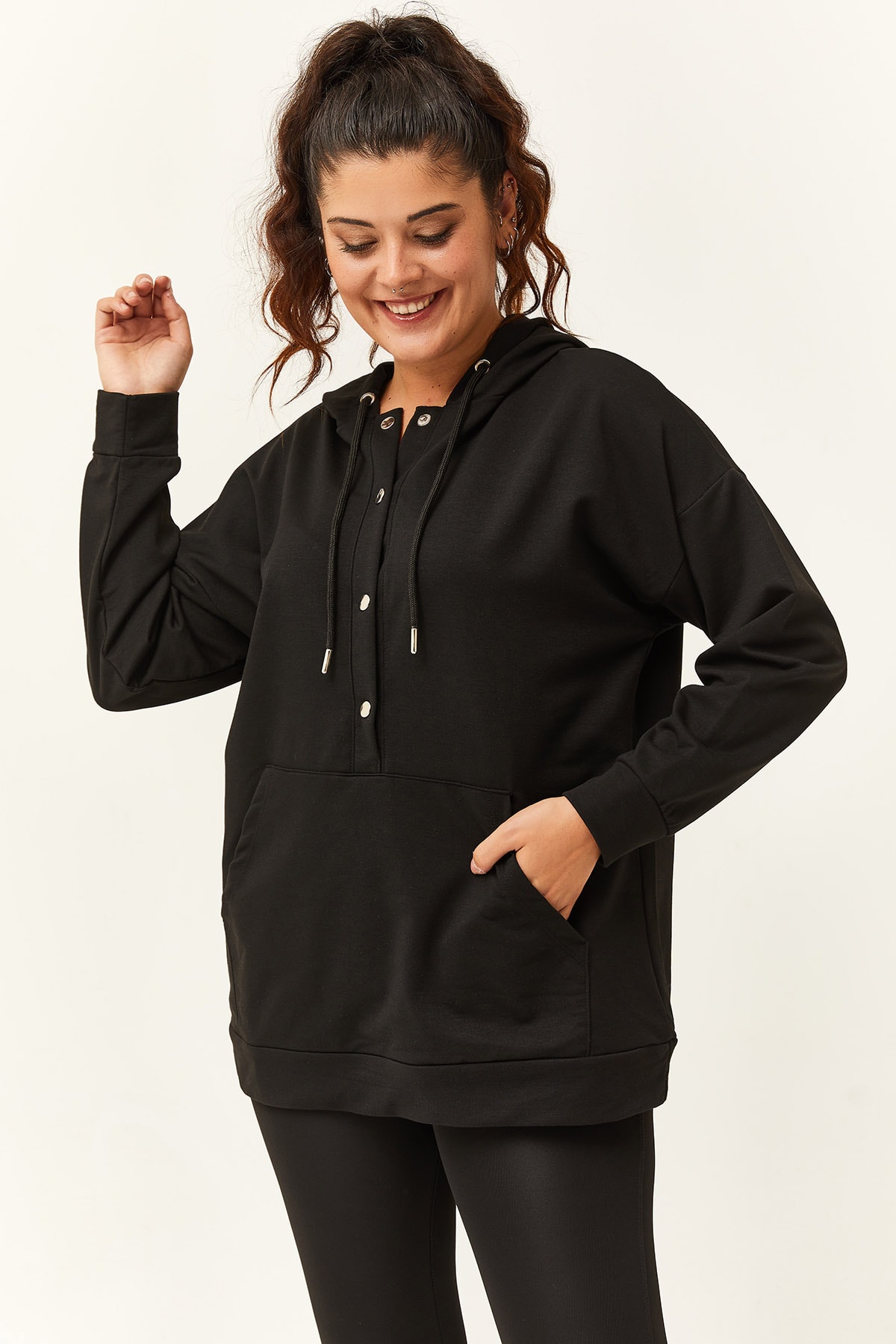 Kadın Büyük Beden Kanguru Cepli Basic Sweatshirt - Siyah